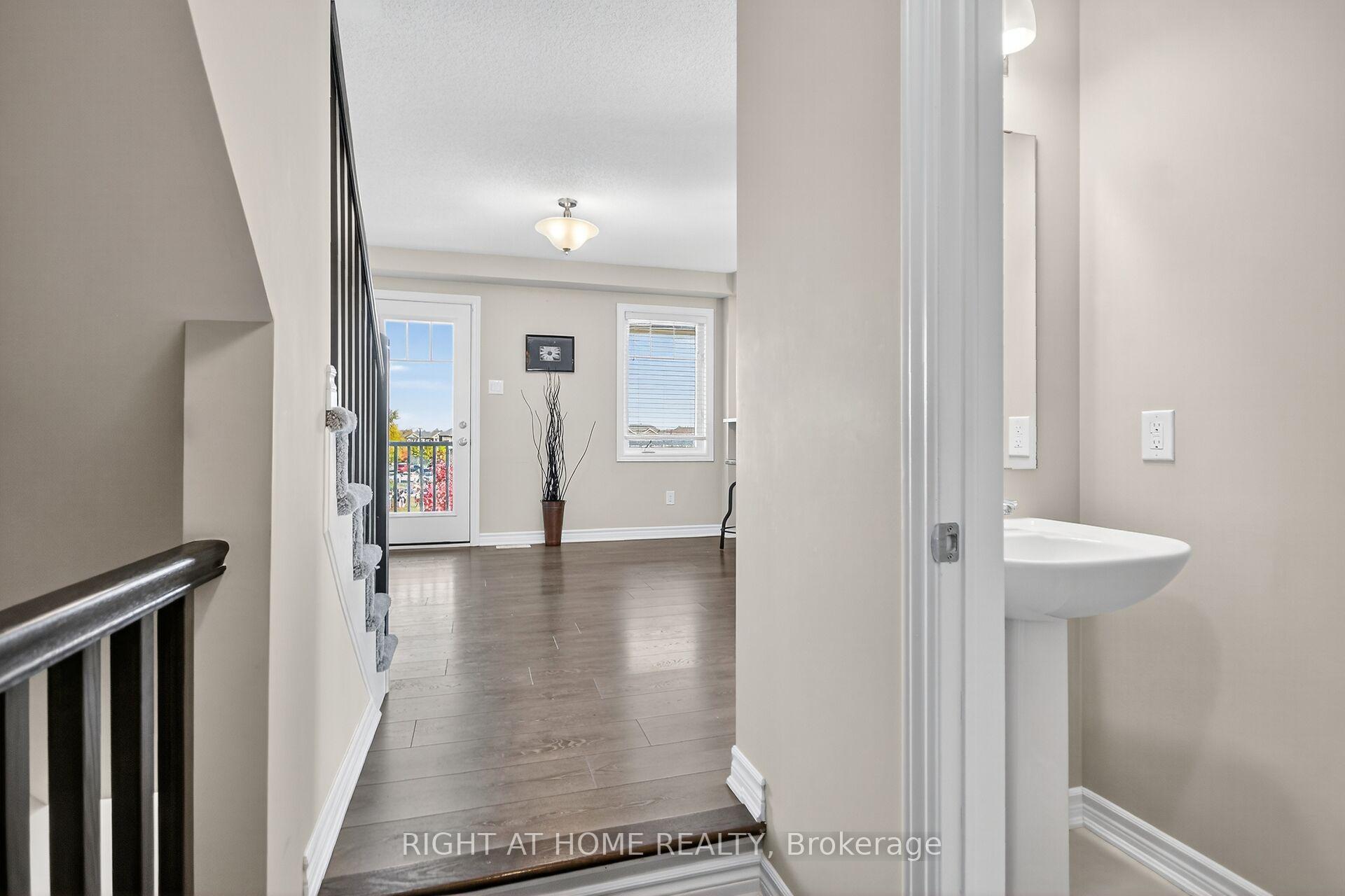 Photo 12 of 91 Buffalograss Crescent, Ottawa, Barrhaven - Half Moon Bay — HOMEH
