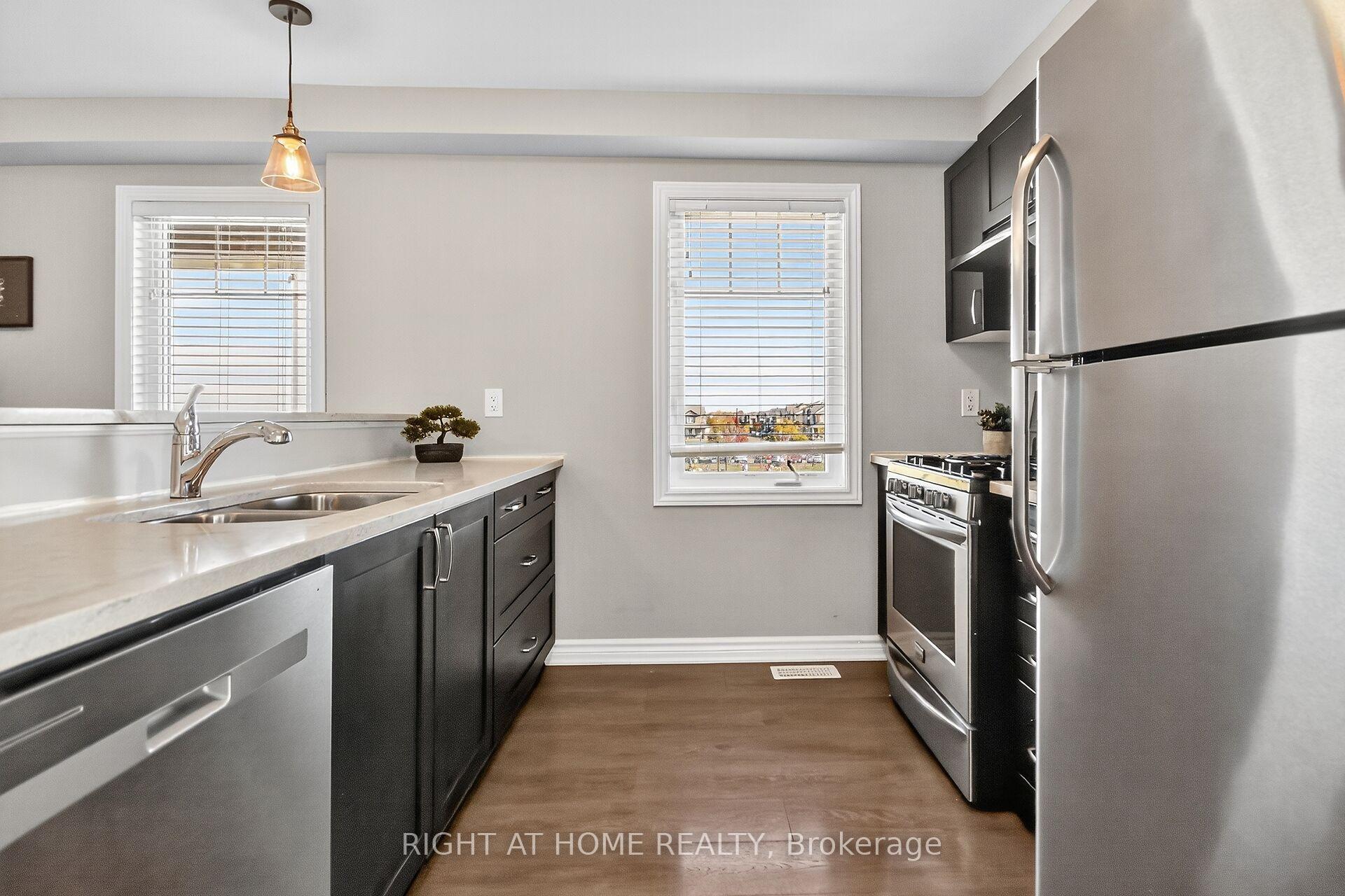 Photo 16 of 91 Buffalograss Crescent, Ottawa, Barrhaven - Half Moon Bay — HOMEH