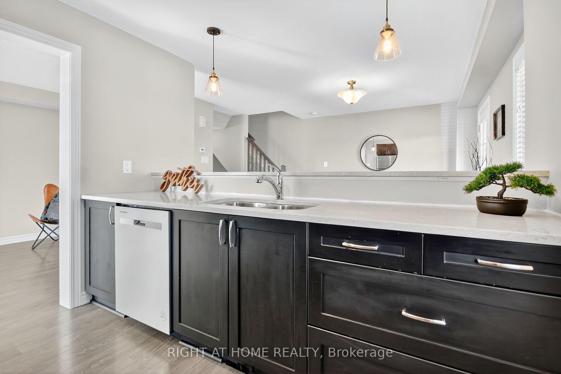 Photo 17 of 91 Buffalograss Crescent, Ottawa, Barrhaven - Half Moon Bay — HOMEH