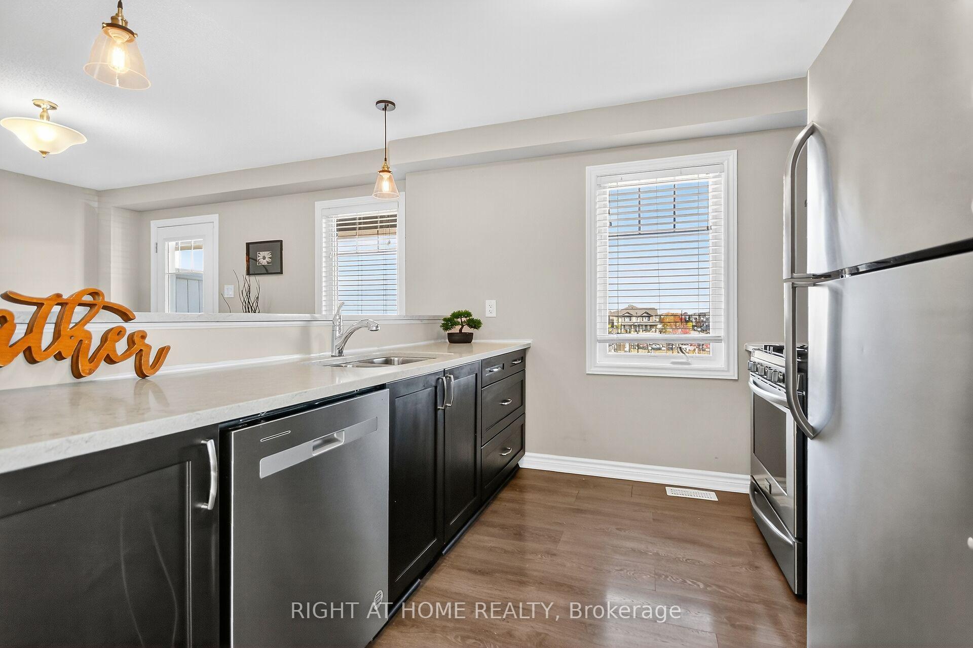 Photo 18 of 91 Buffalograss Crescent, Ottawa, Barrhaven - Half Moon Bay — HOMEH