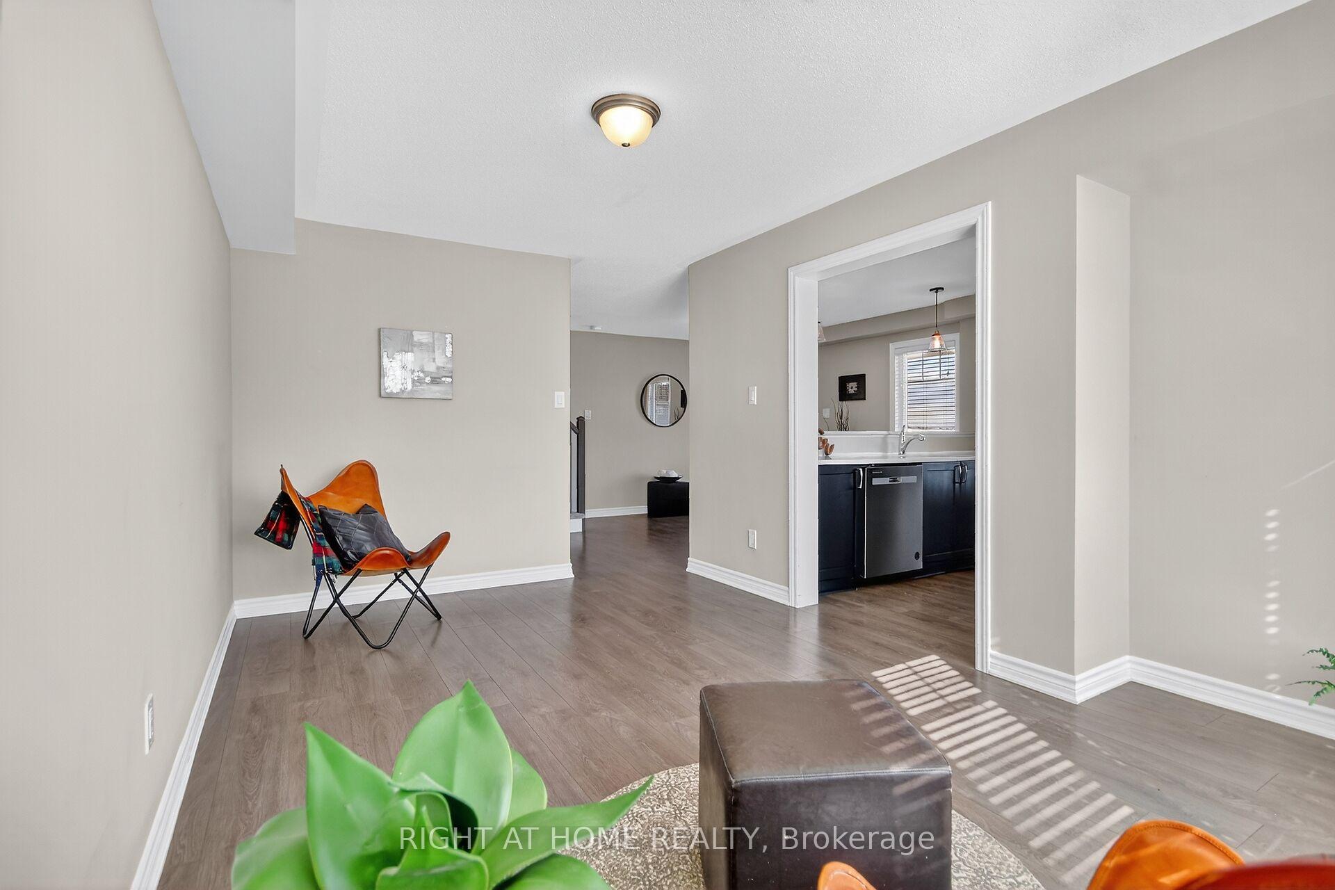 Photo 13 of 91 Buffalograss Crescent, Ottawa, Barrhaven - Half Moon Bay — HOMEH