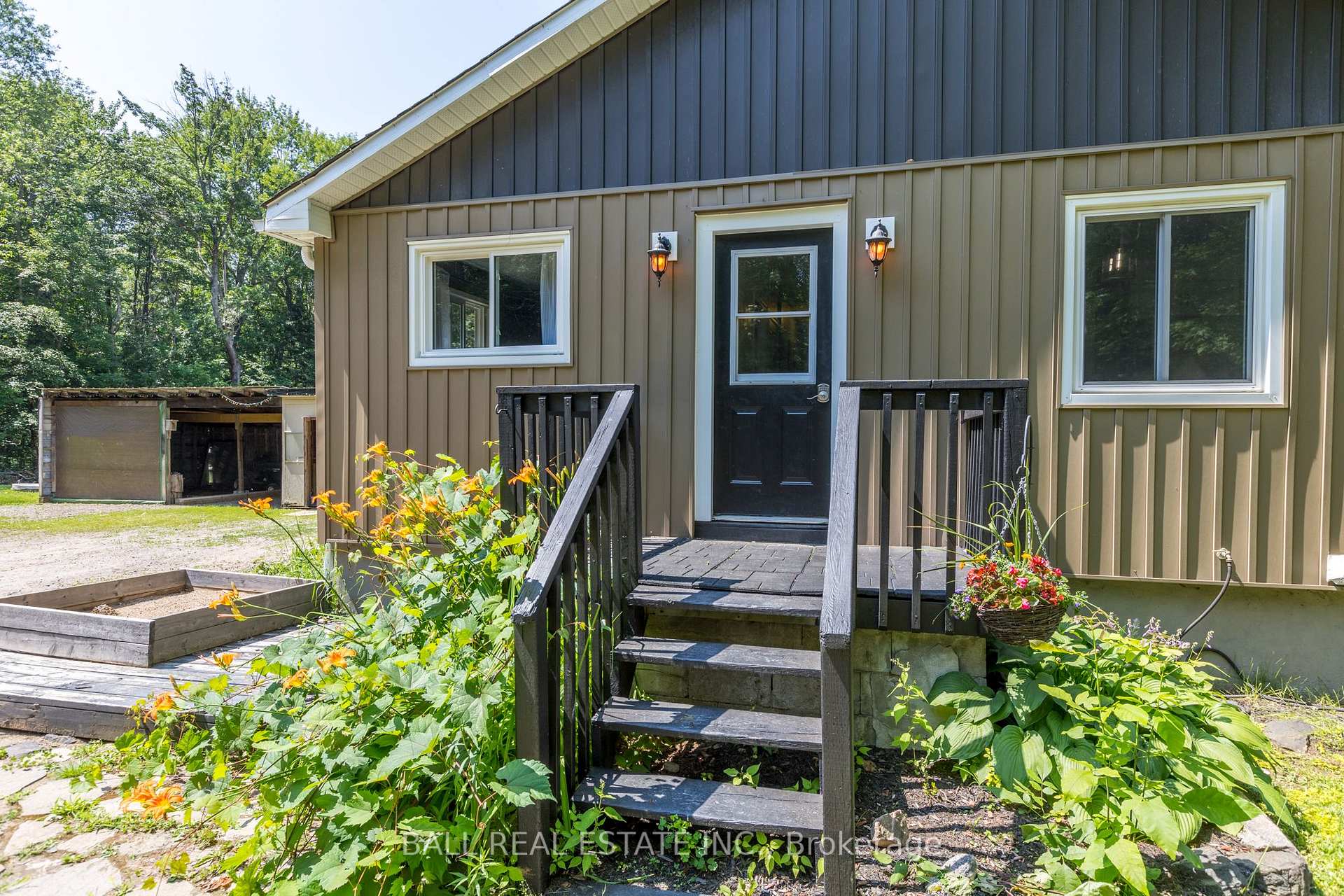 Photo 8 of 209 Monck Street, Bancroft, Bancroft Ward — HOMEH