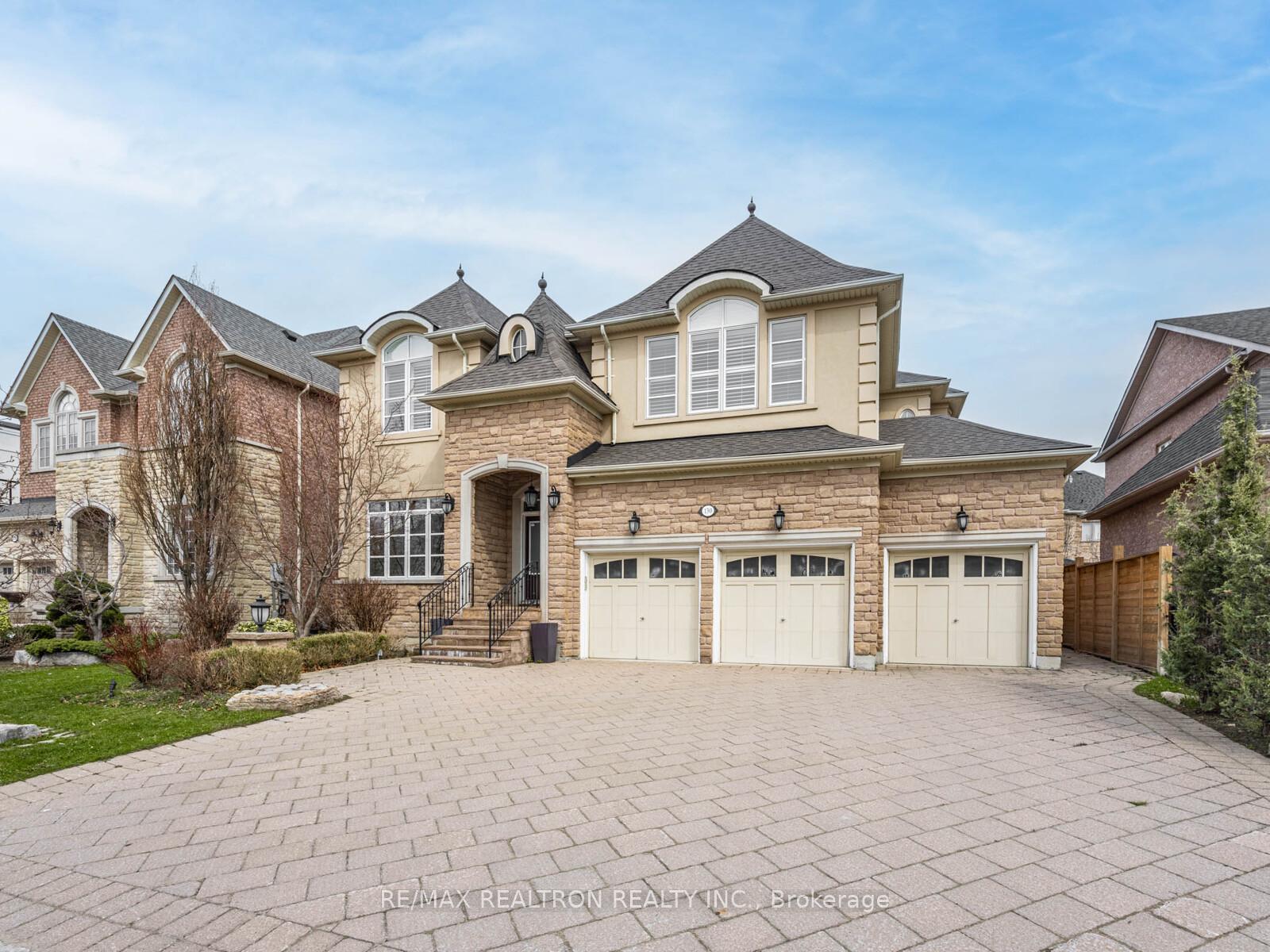 Photo 2 of 130 Cooks Mill Crescent, Vaughan, Patterson — HOMEH