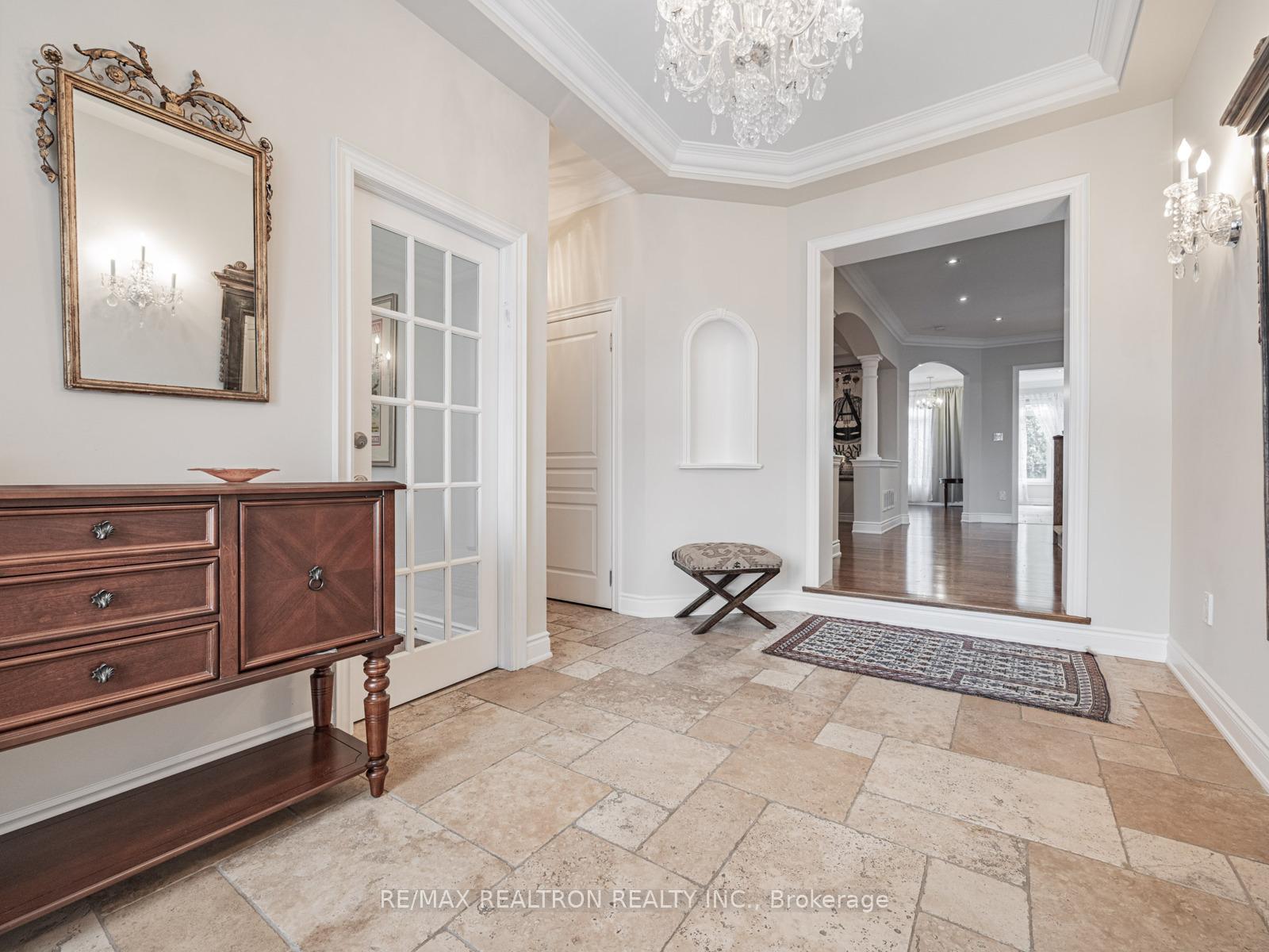 Photo 3 of 130 Cooks Mill Crescent, Vaughan, Patterson — HOMEH