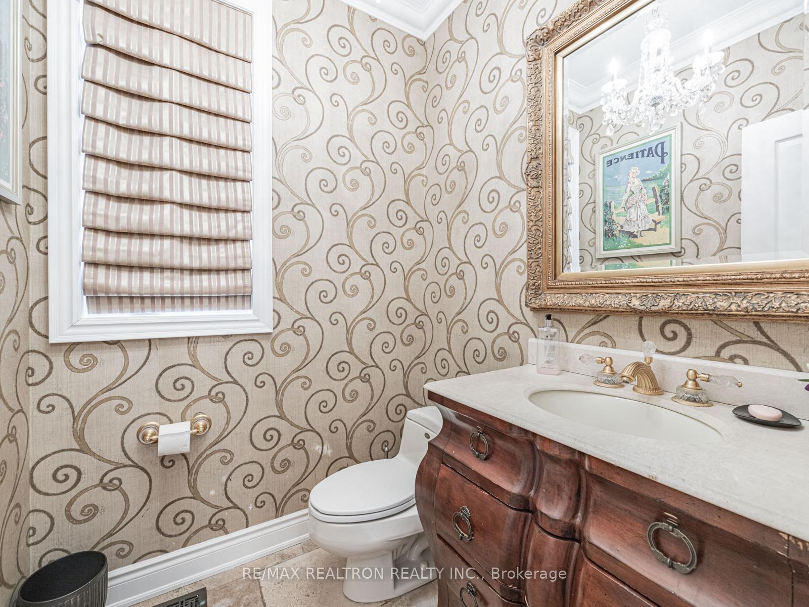 Photo 6 of 130 Cooks Mill Crescent, Vaughan, Patterson — HOMEH
