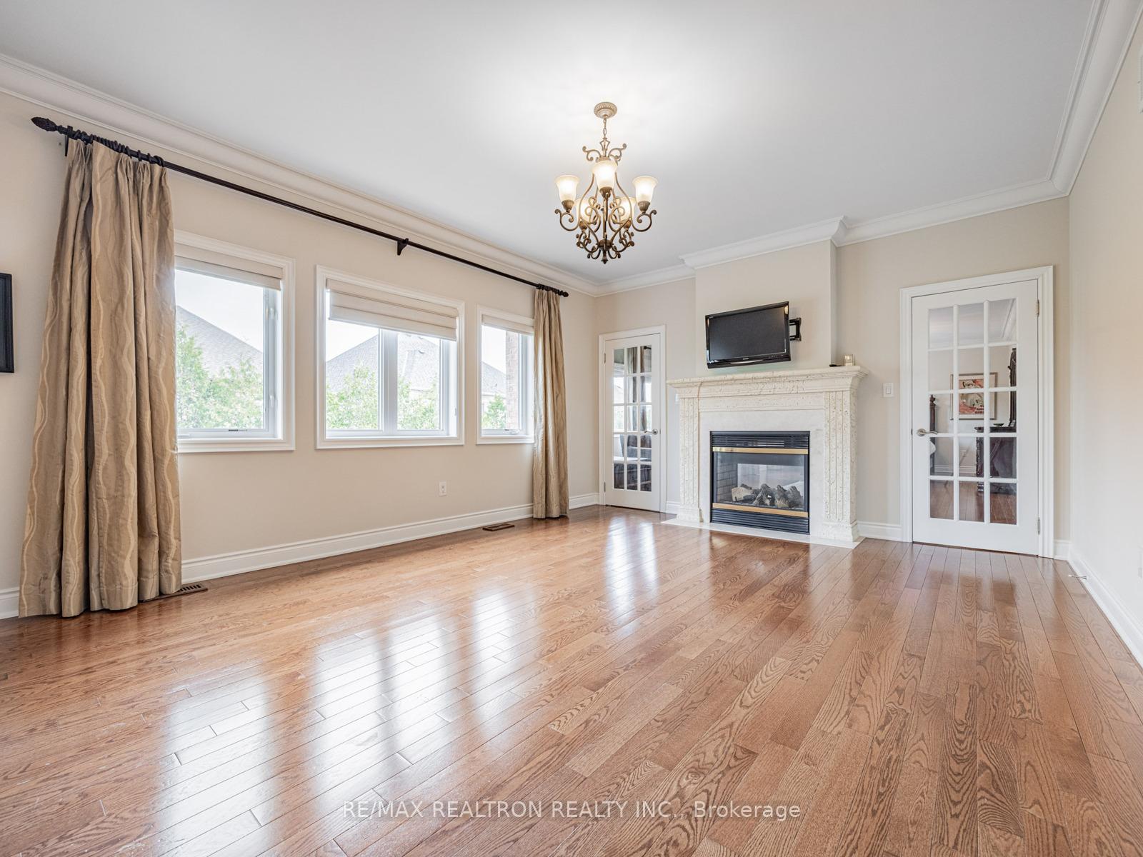 Photo 28 of 130 Cooks Mill Crescent, Vaughan, Patterson — HOMEH