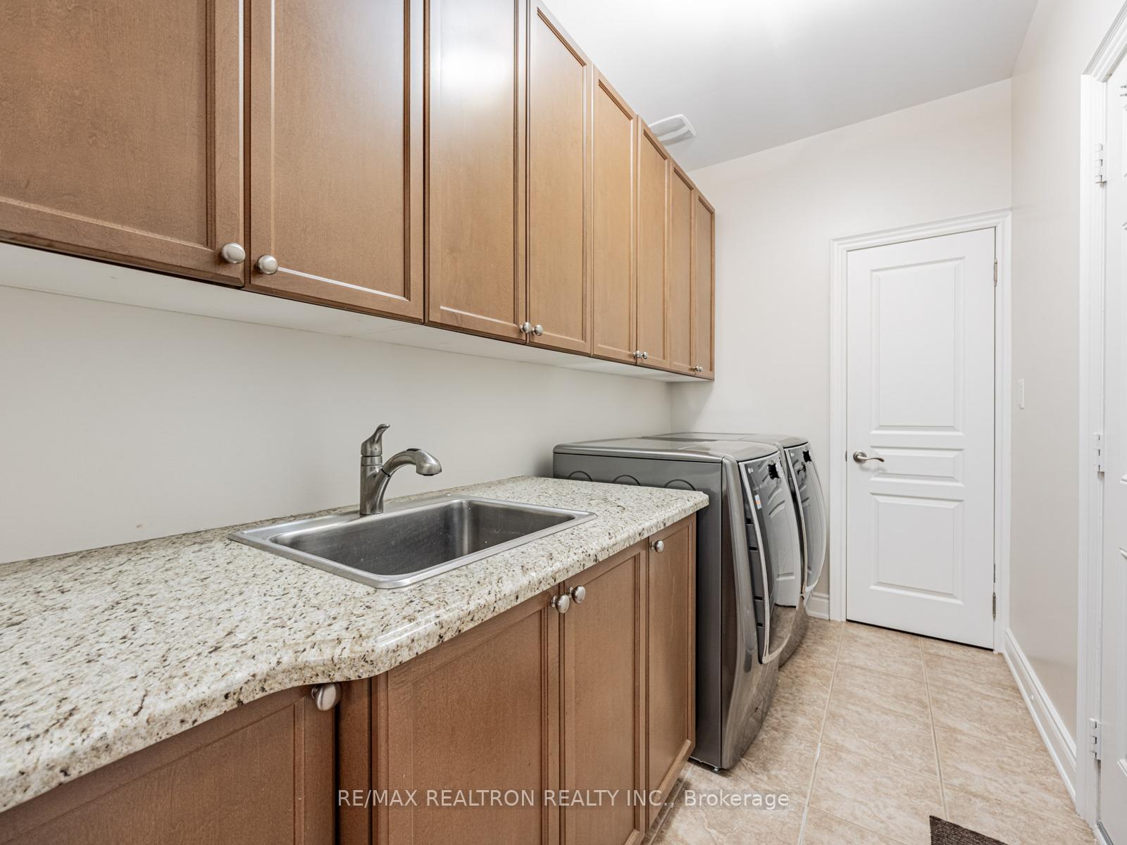 Photo 29 of 130 Cooks Mill Crescent, Vaughan, Patterson — HOMEH