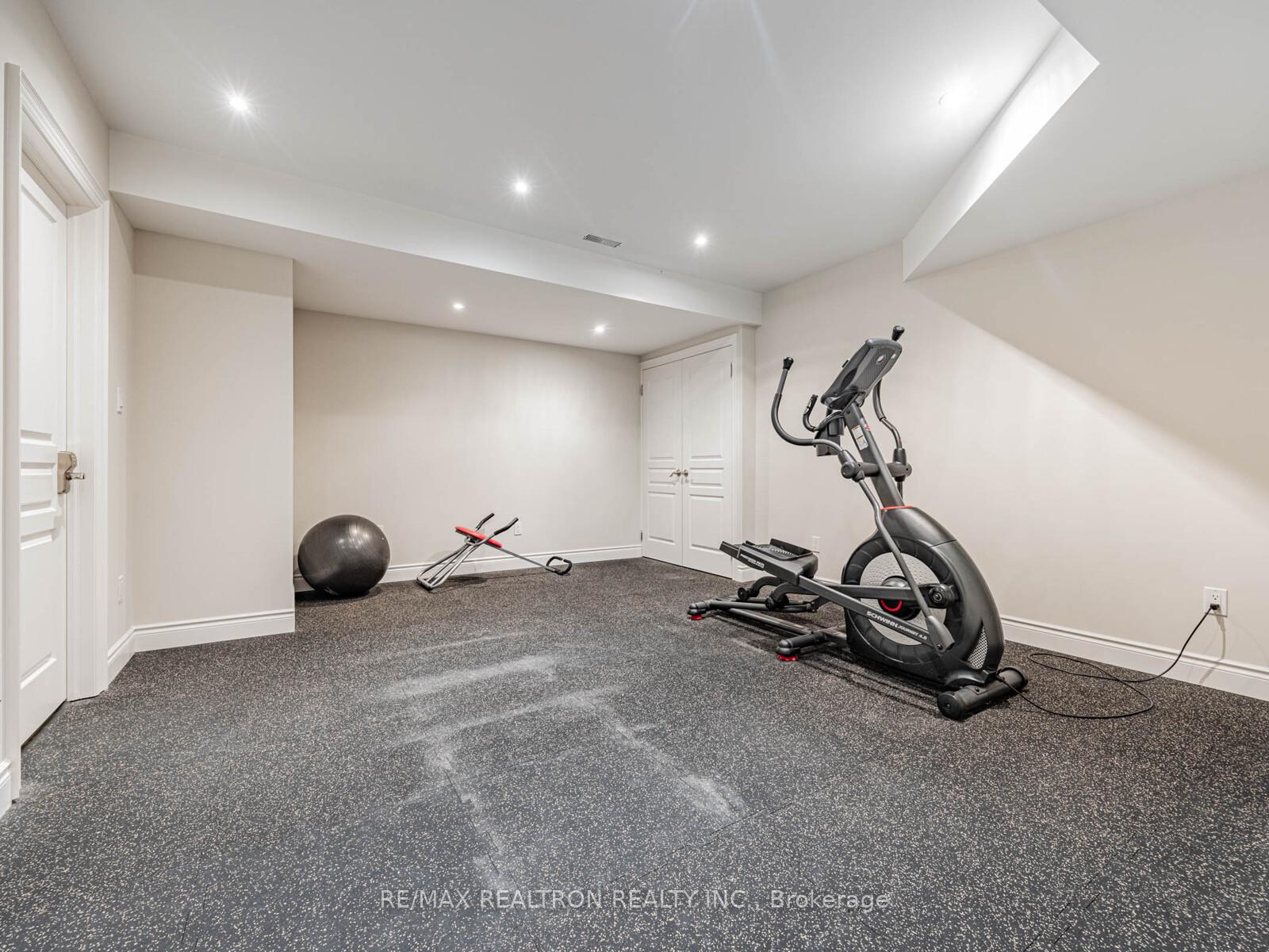 Photo 32 of 130 Cooks Mill Crescent, Vaughan, Patterson — HOMEH