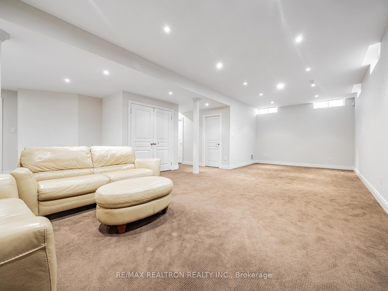 Photo 34 of 130 Cooks Mill Crescent, Vaughan, Patterson — HOMEH
