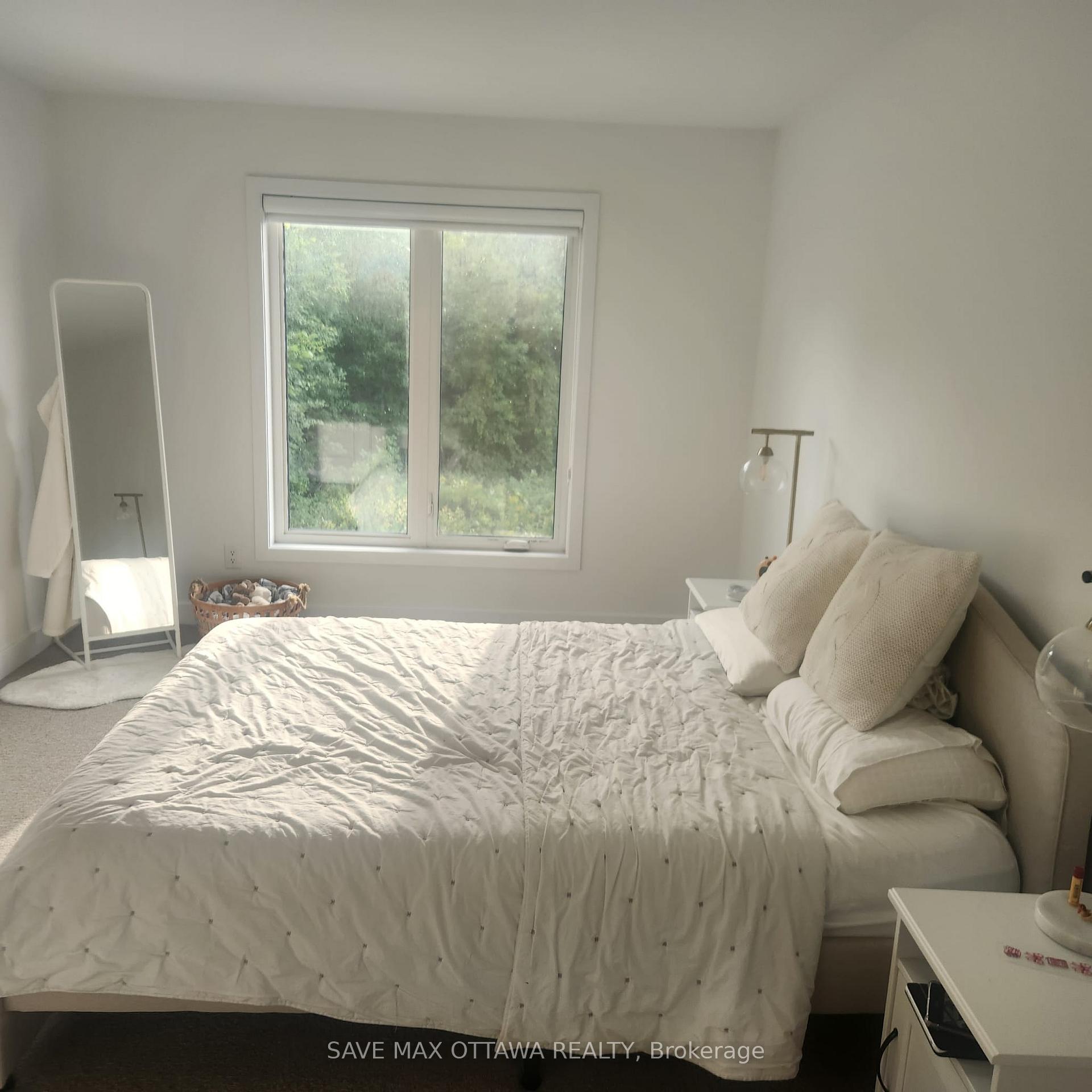 Photo 12 of 829 Brian Good Avenue, Ottawa, Riverside South/Gloucester Glen — HOMEH