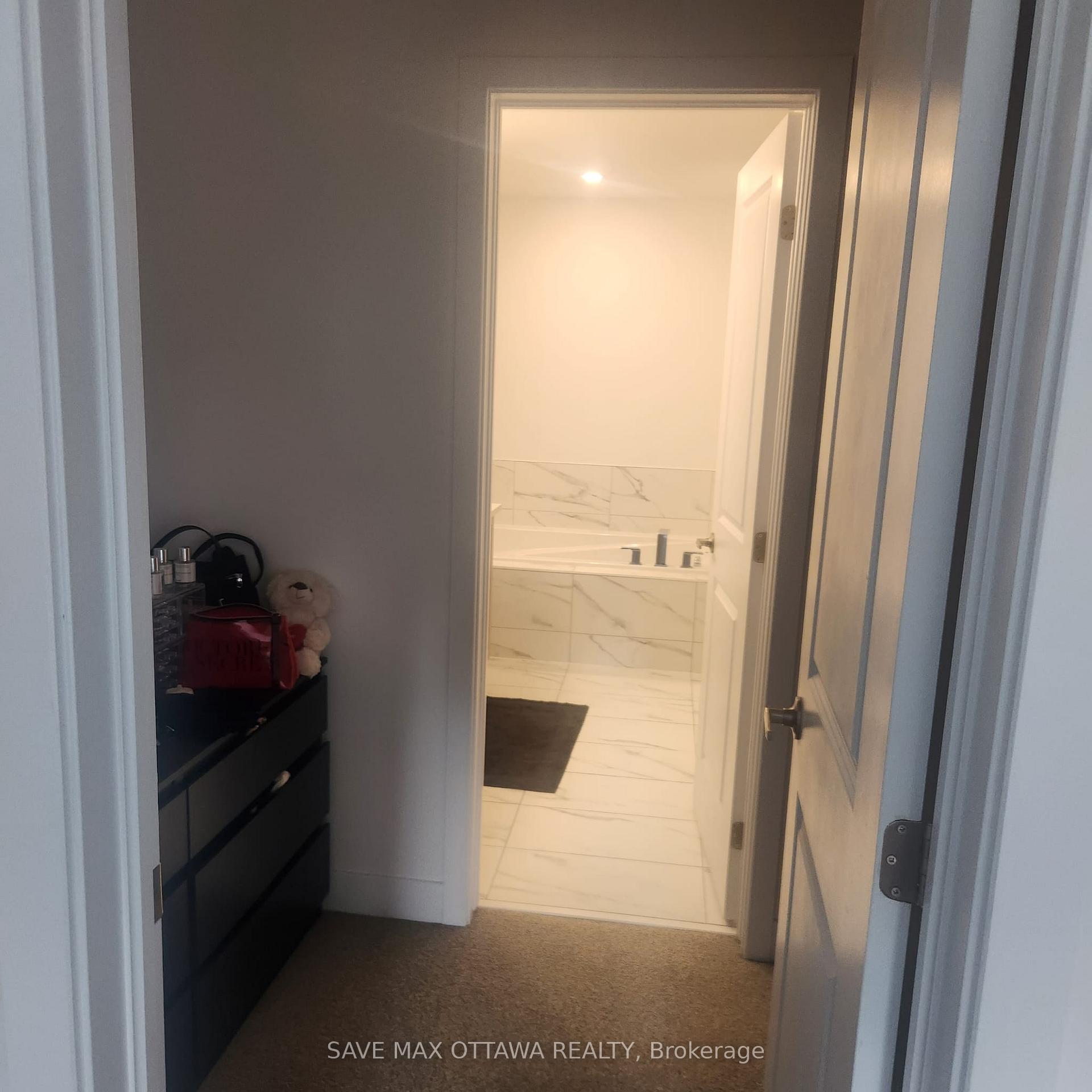Photo 14 of 829 Brian Good Avenue, Ottawa, Riverside South/Gloucester Glen — HOMEH