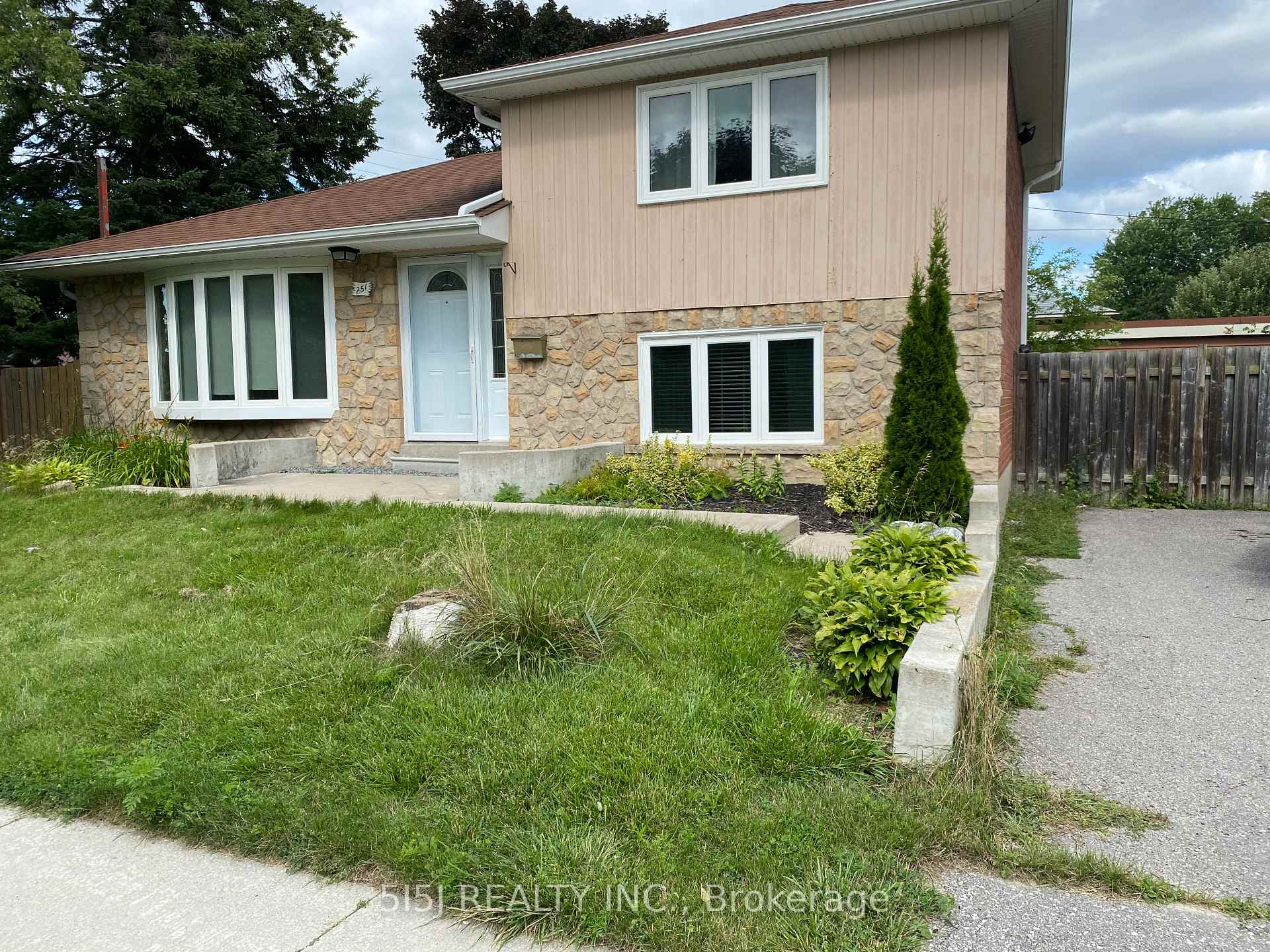 Photo 1 of 251 Lupin Drive, Whitby, Downtown Whitby — HOMEH