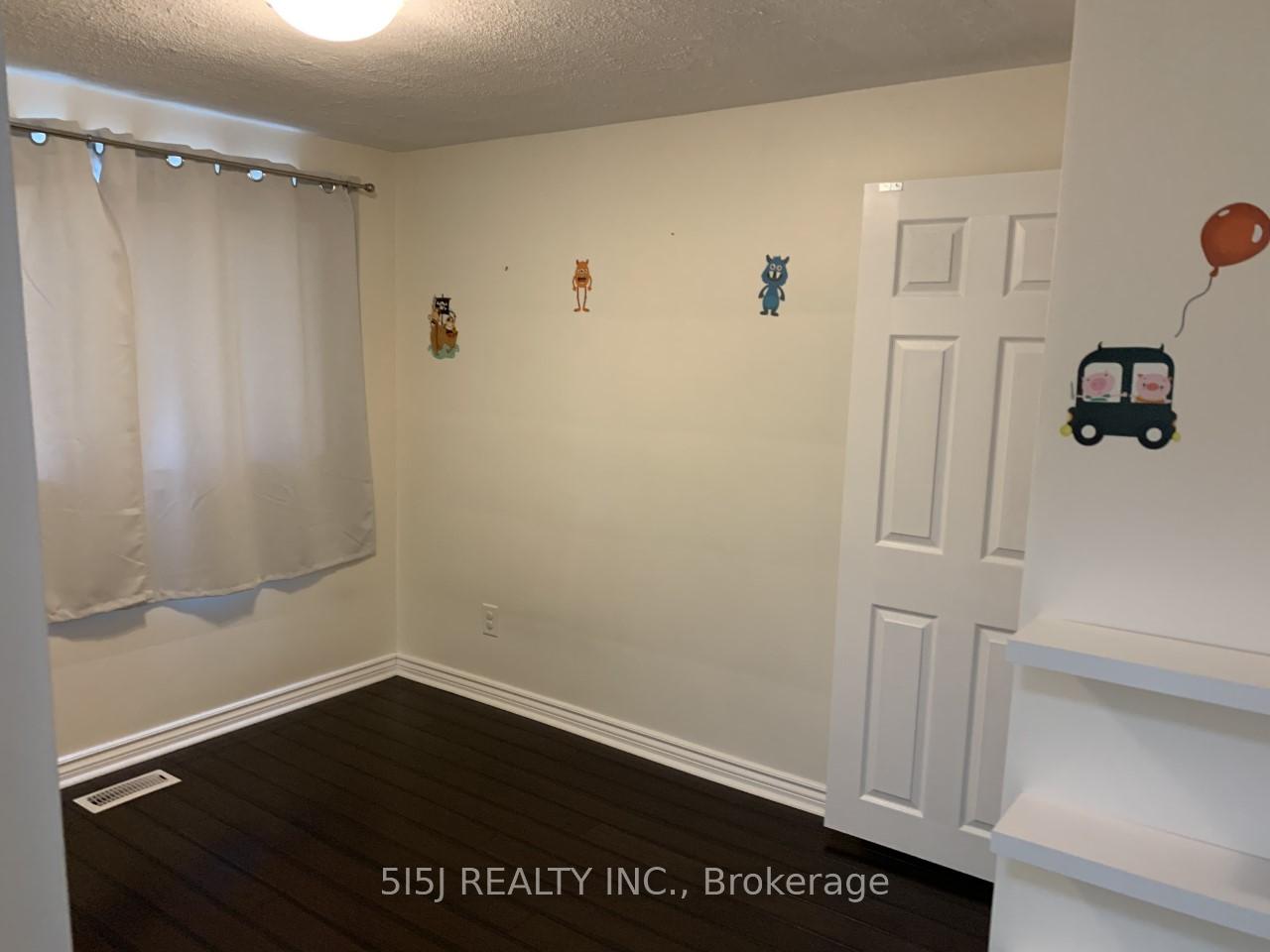 Photo 4 of 251 Lupin Drive, Whitby, Downtown Whitby — HOMEH