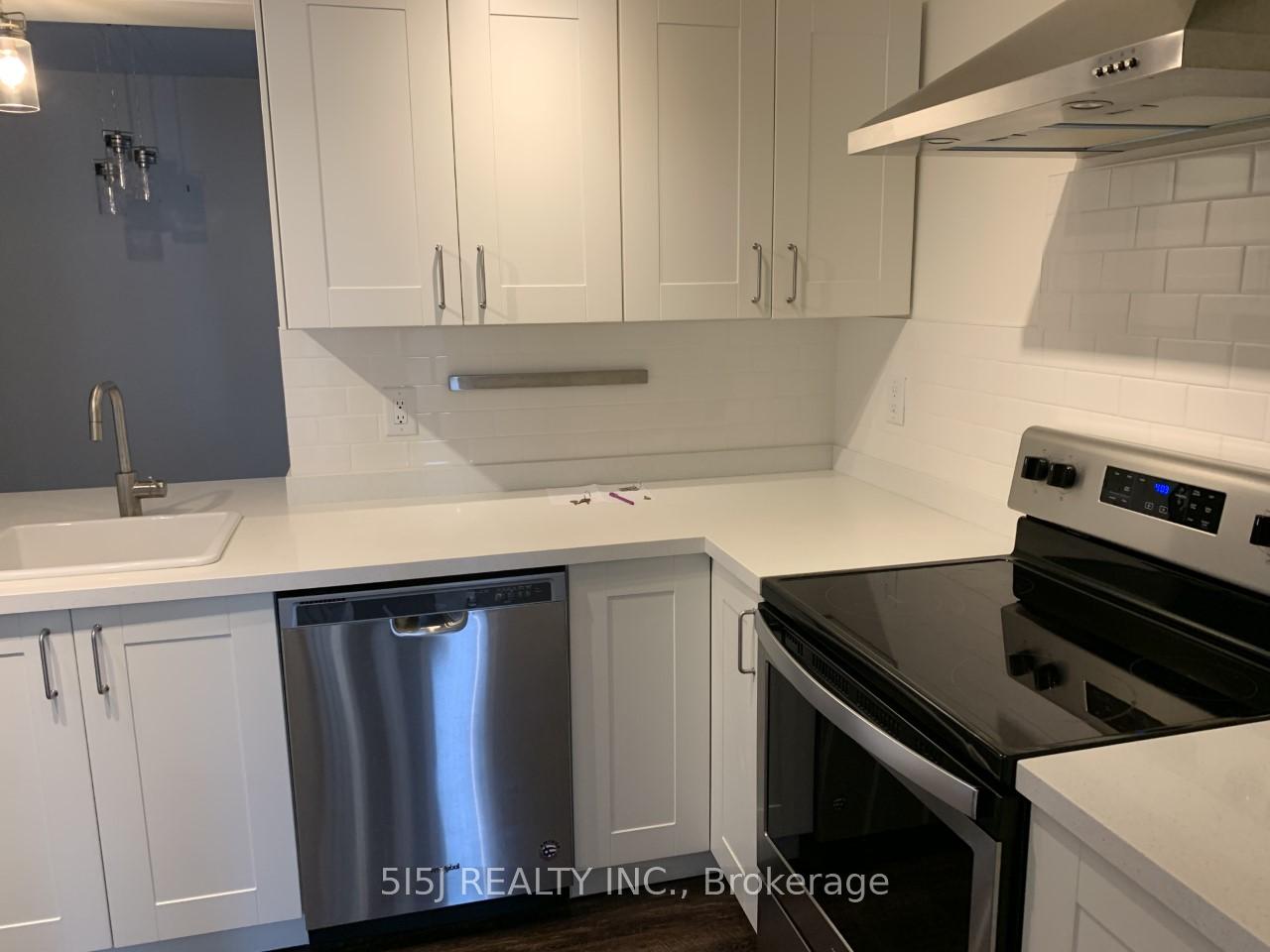 Photo 6 of 251 Lupin Drive, Whitby, Downtown Whitby — HOMEH