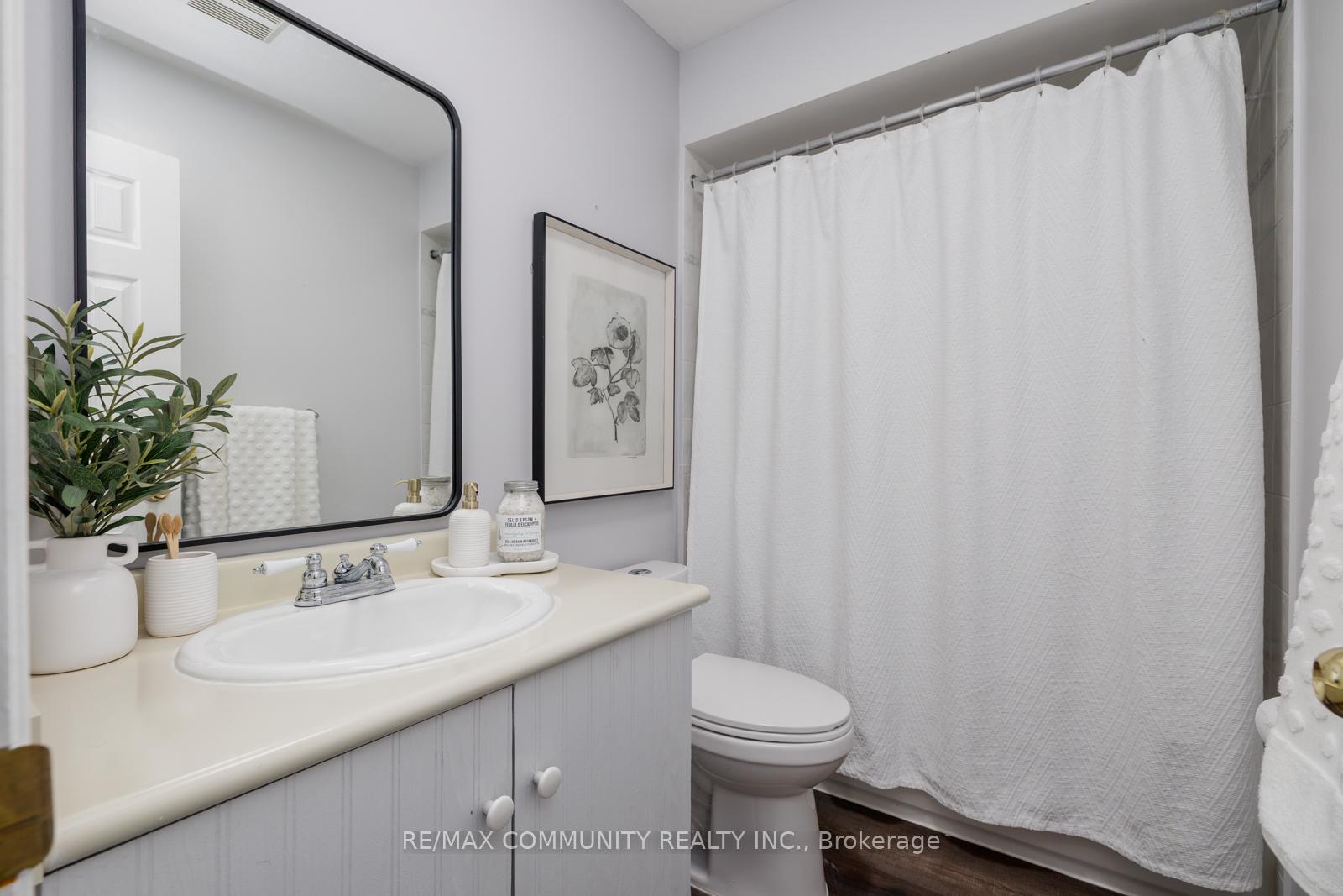 Photo 20 of 23 Beadle Drive, Ajax, South East — HOMEH