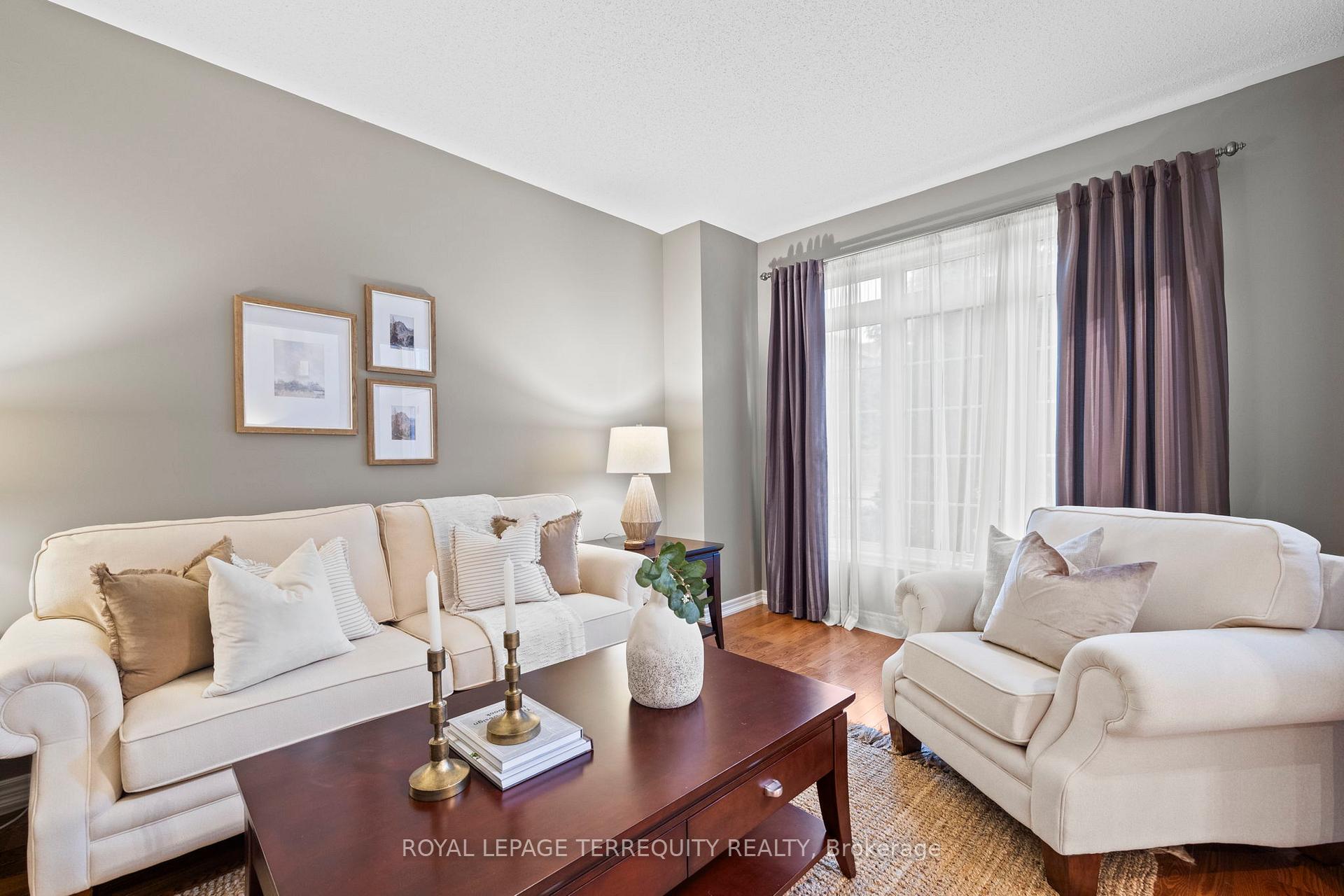 Photo 9 of 55 Splendor Drive, Whitby, Williamsburg — HOMEH