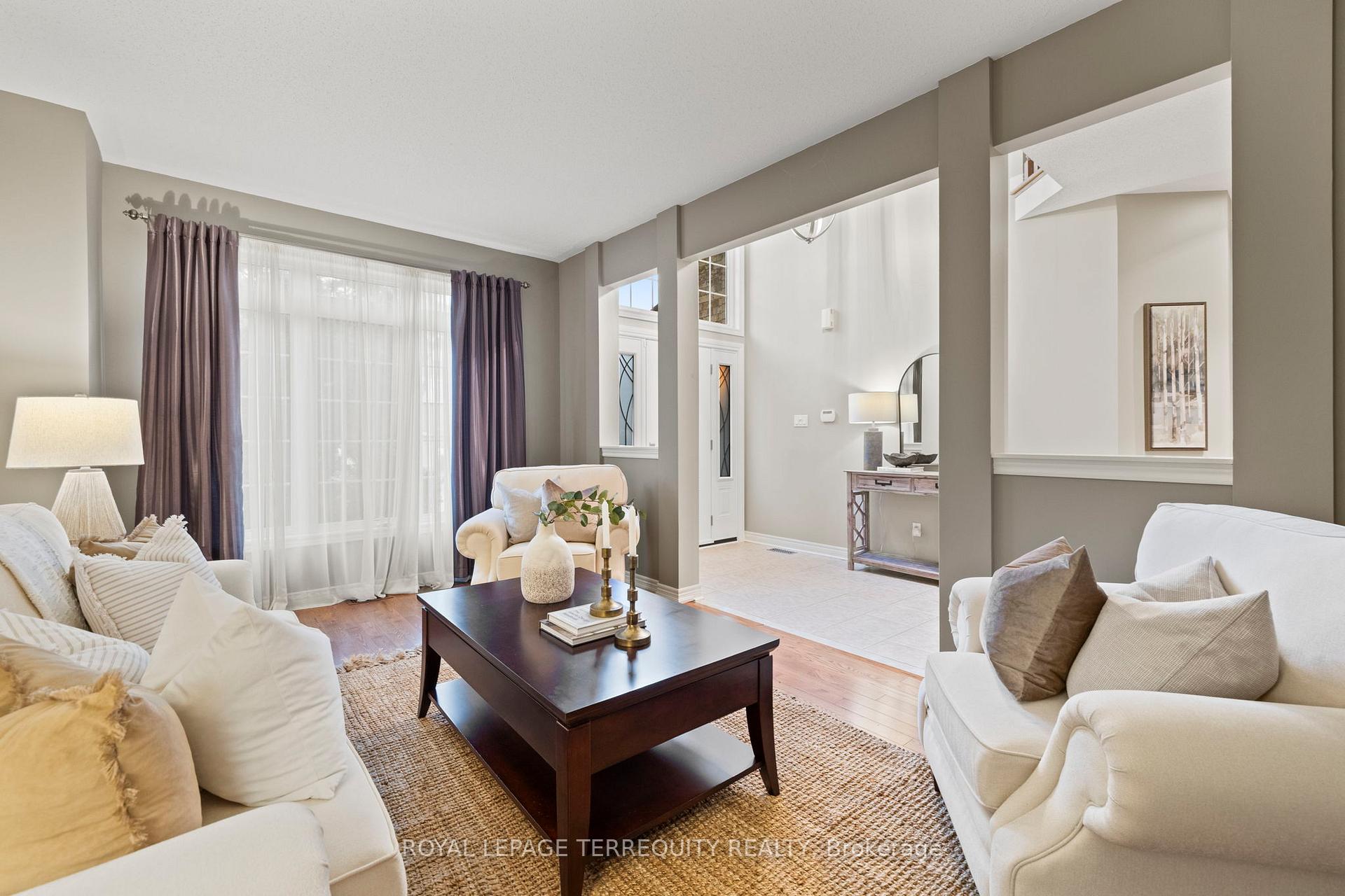 Photo 10 of 55 Splendor Drive, Whitby, Williamsburg — HOMEH