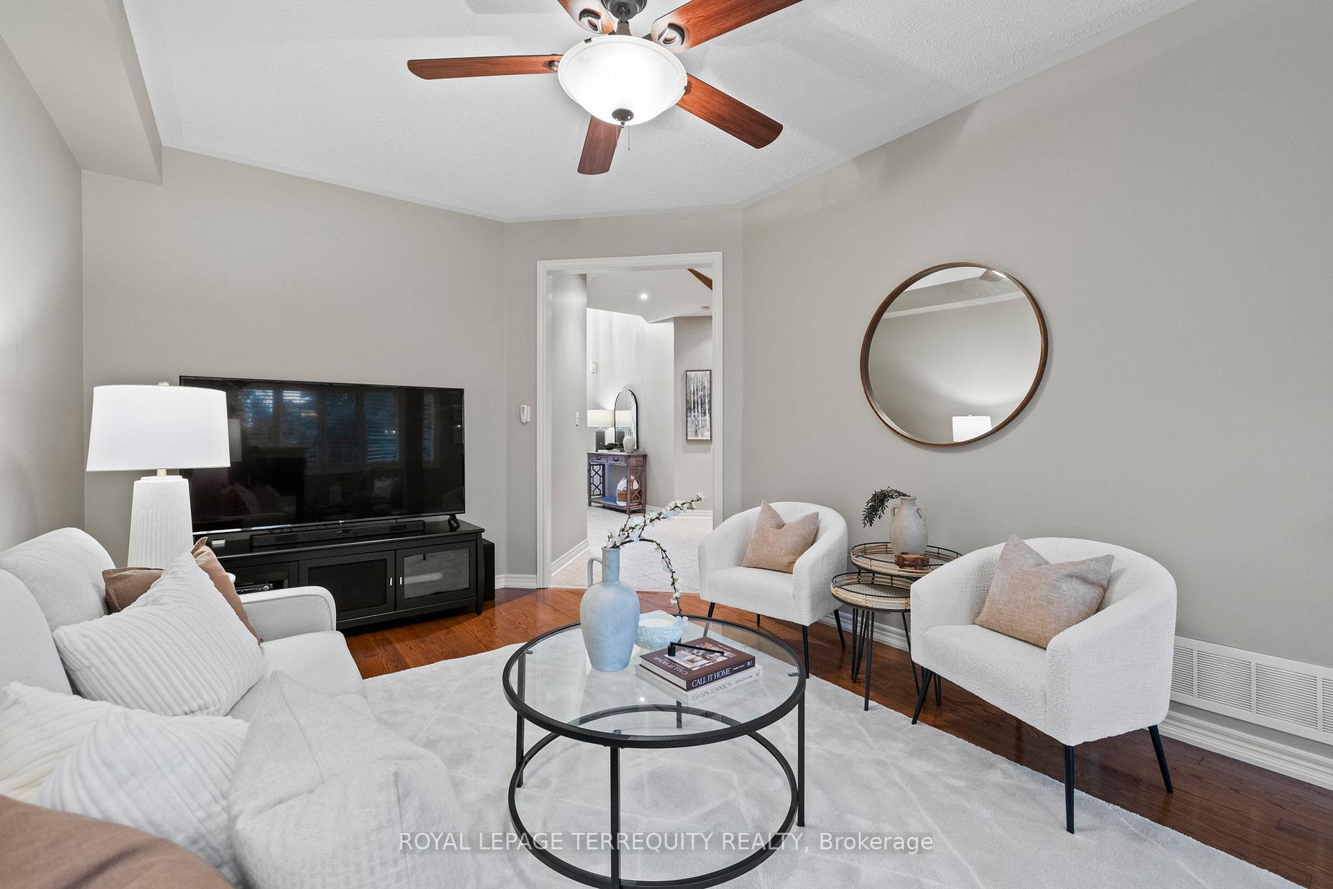 Photo 11 of 55 Splendor Drive, Whitby, Williamsburg — HOMEH