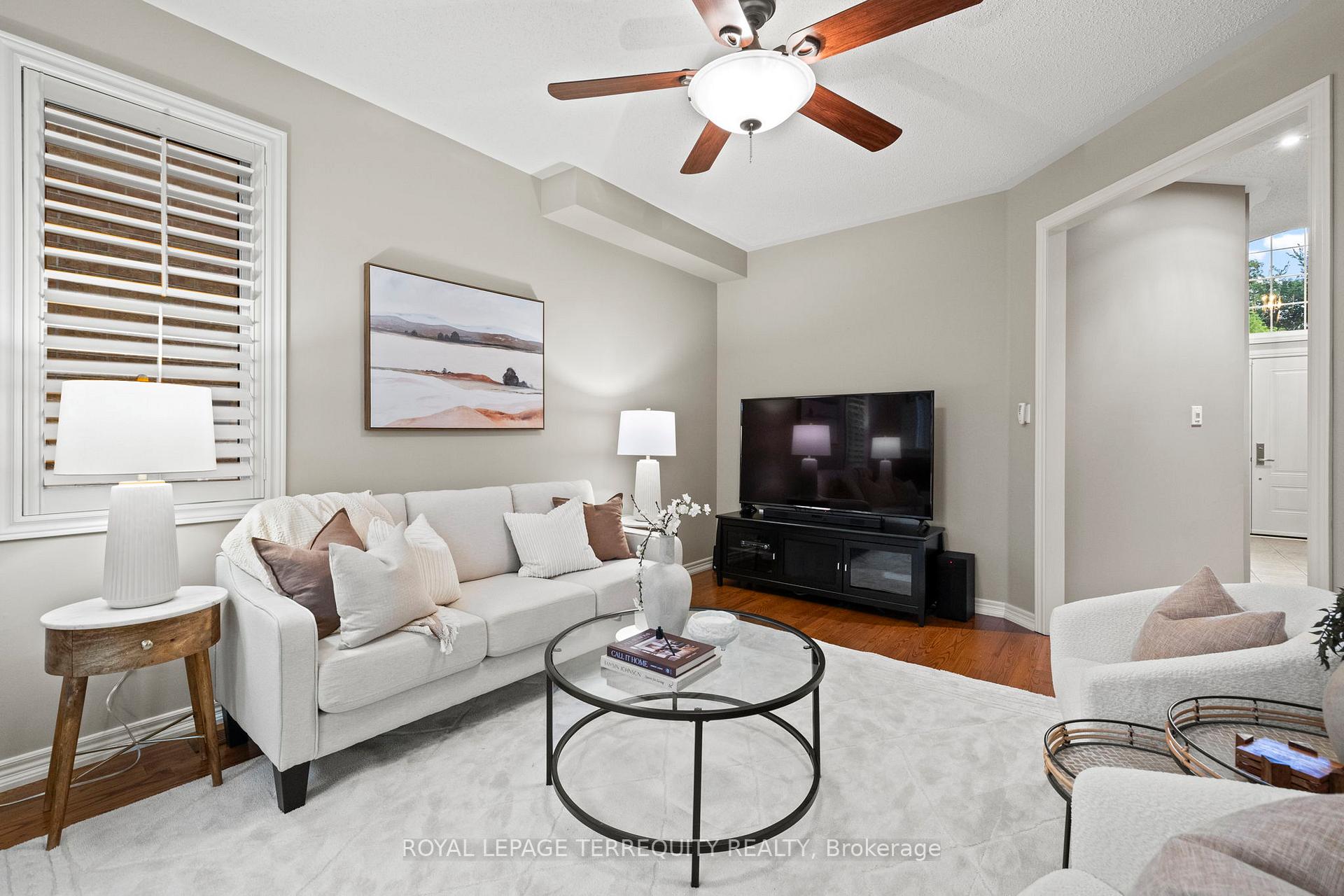 Photo 12 of 55 Splendor Drive, Whitby, Williamsburg — HOMEH