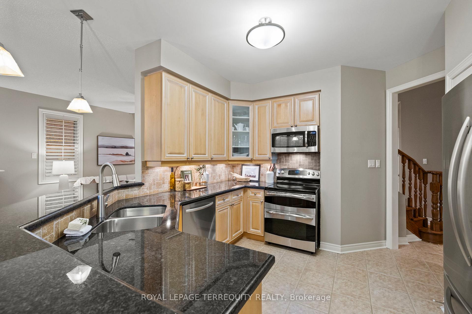 Photo 20 of 55 Splendor Drive, Whitby, Williamsburg — HOMEH