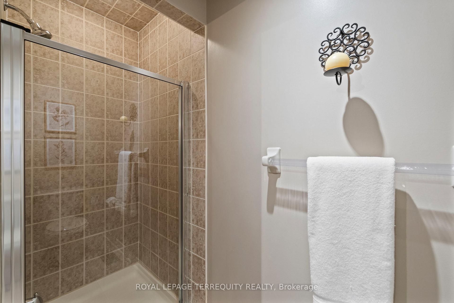 Photo 29 of 55 Splendor Drive, Whitby, Williamsburg — HOMEH
