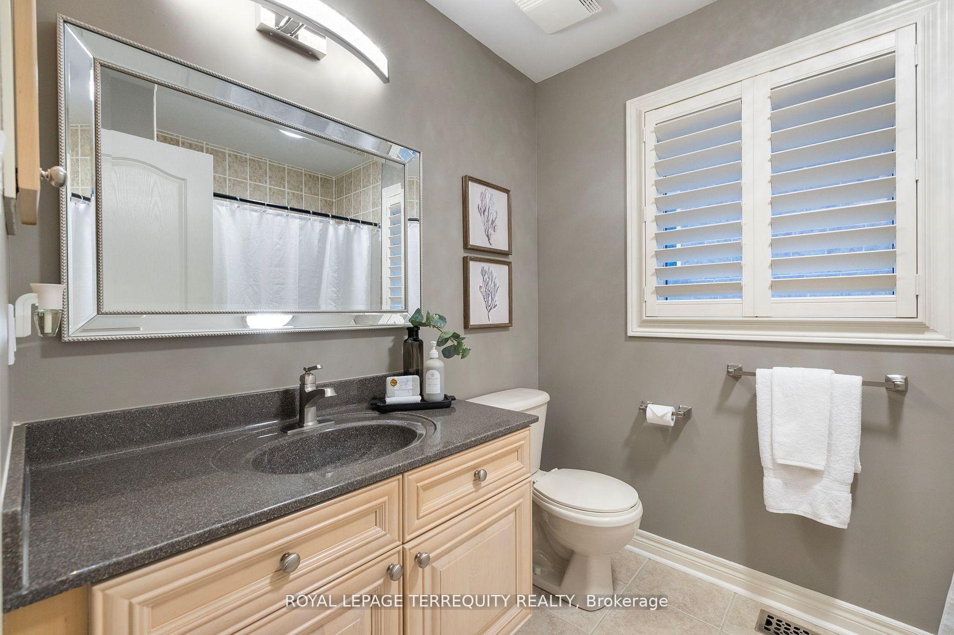 Photo 32 of 55 Splendor Drive, Whitby, Williamsburg — HOMEH