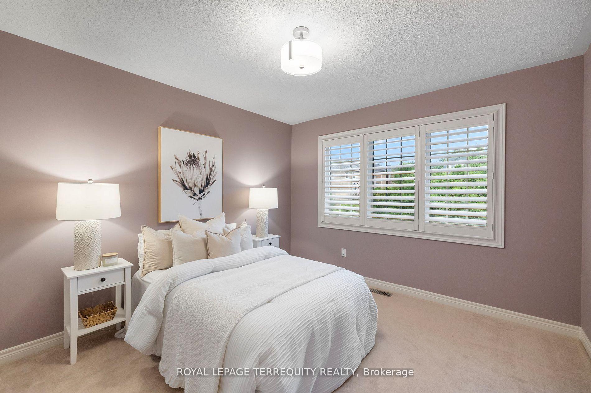 Photo 33 of 55 Splendor Drive, Whitby, Williamsburg — HOMEH