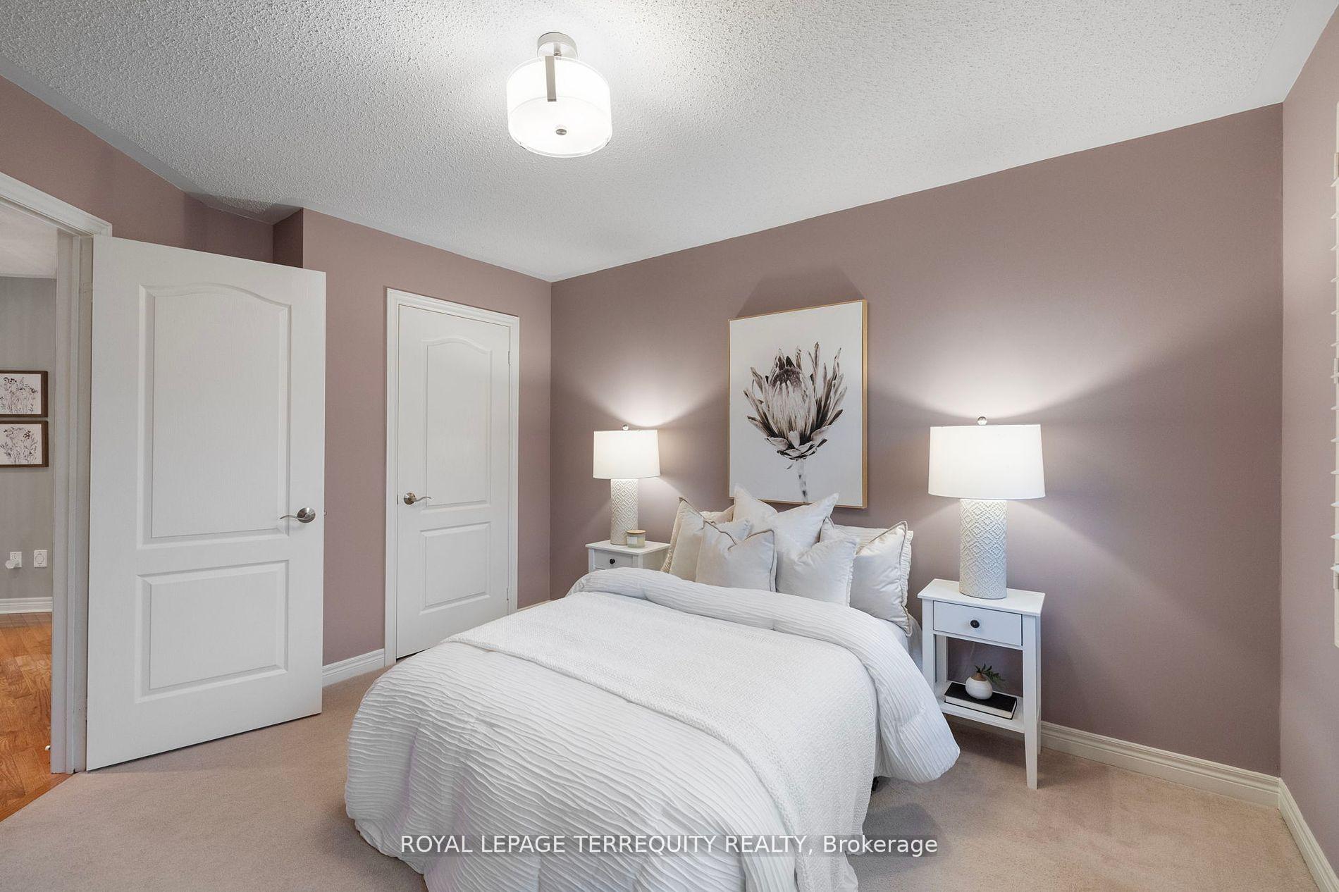 Photo 34 of 55 Splendor Drive, Whitby, Williamsburg — HOMEH