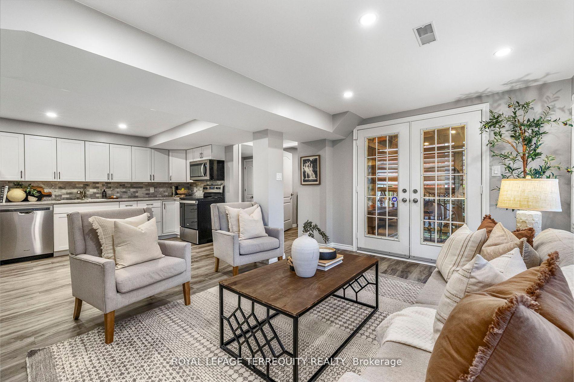 Photo 44 of 55 Splendor Drive, Whitby, Williamsburg — HOMEH