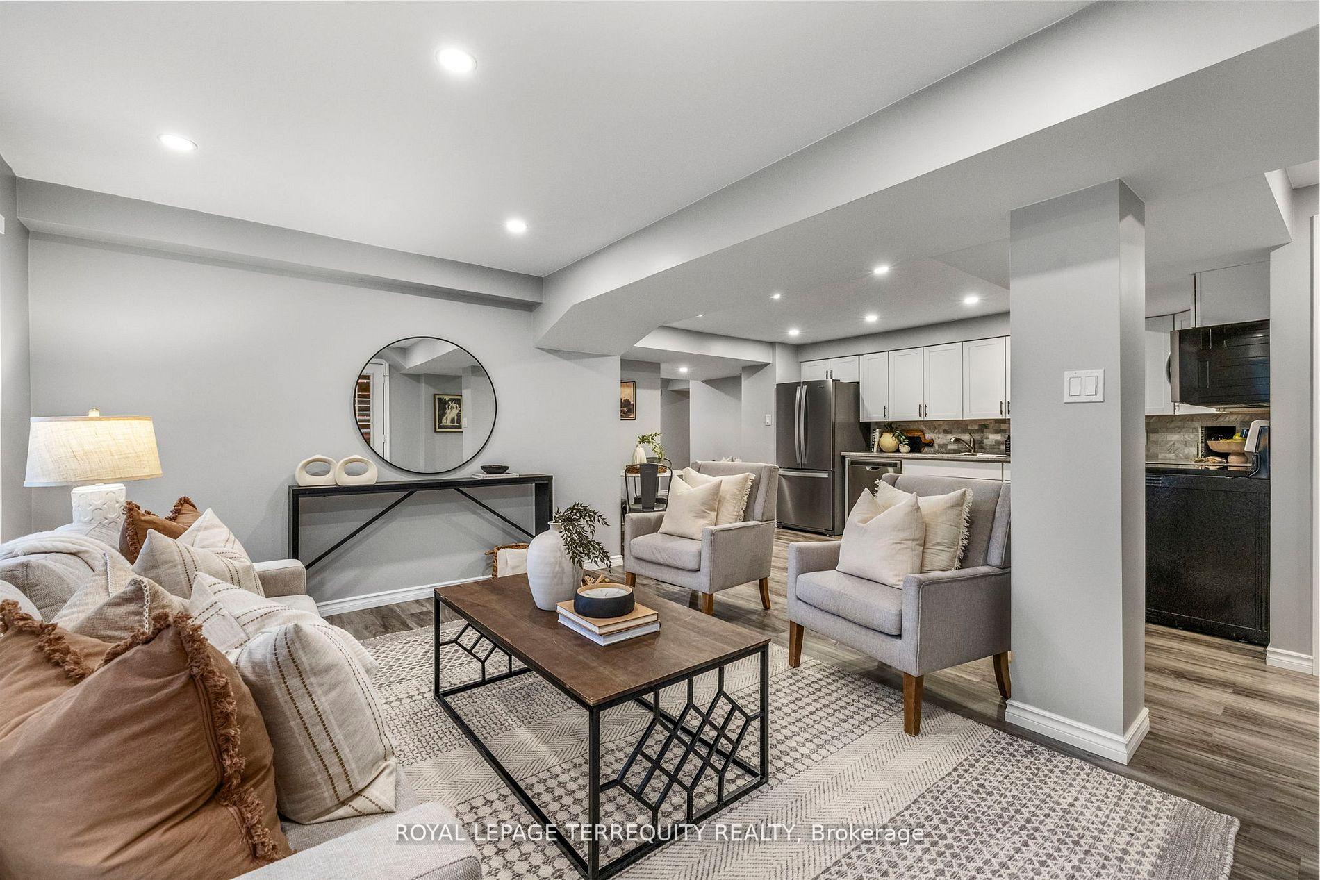 Photo 45 of 55 Splendor Drive, Whitby, Williamsburg — HOMEH