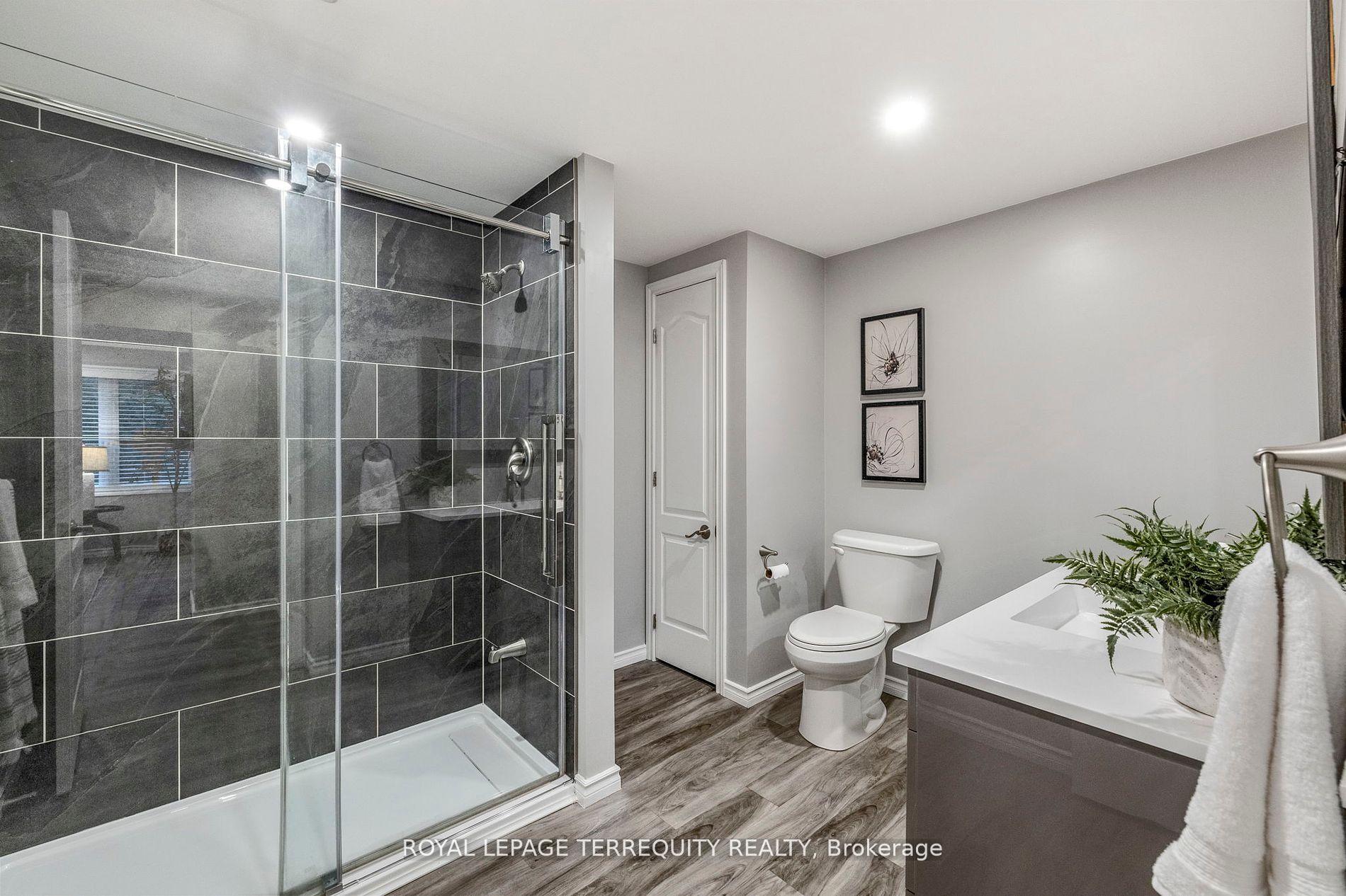 Photo 47 of 55 Splendor Drive, Whitby, Williamsburg — HOMEH