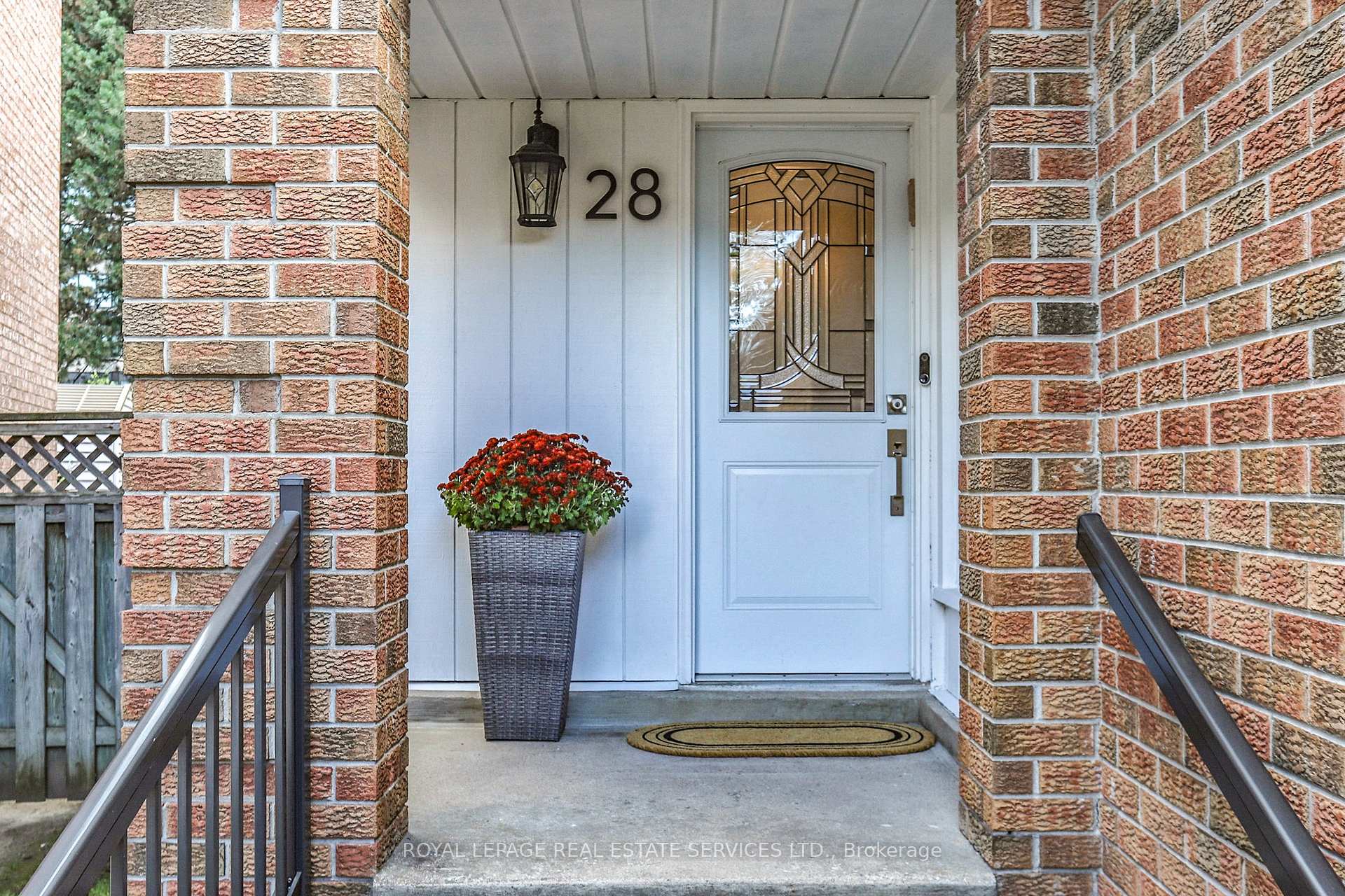 Photo 3 of 28 Rejane Crescent, Vaughan, Crestwood-Springfarm-Yorkhill — HOMEH