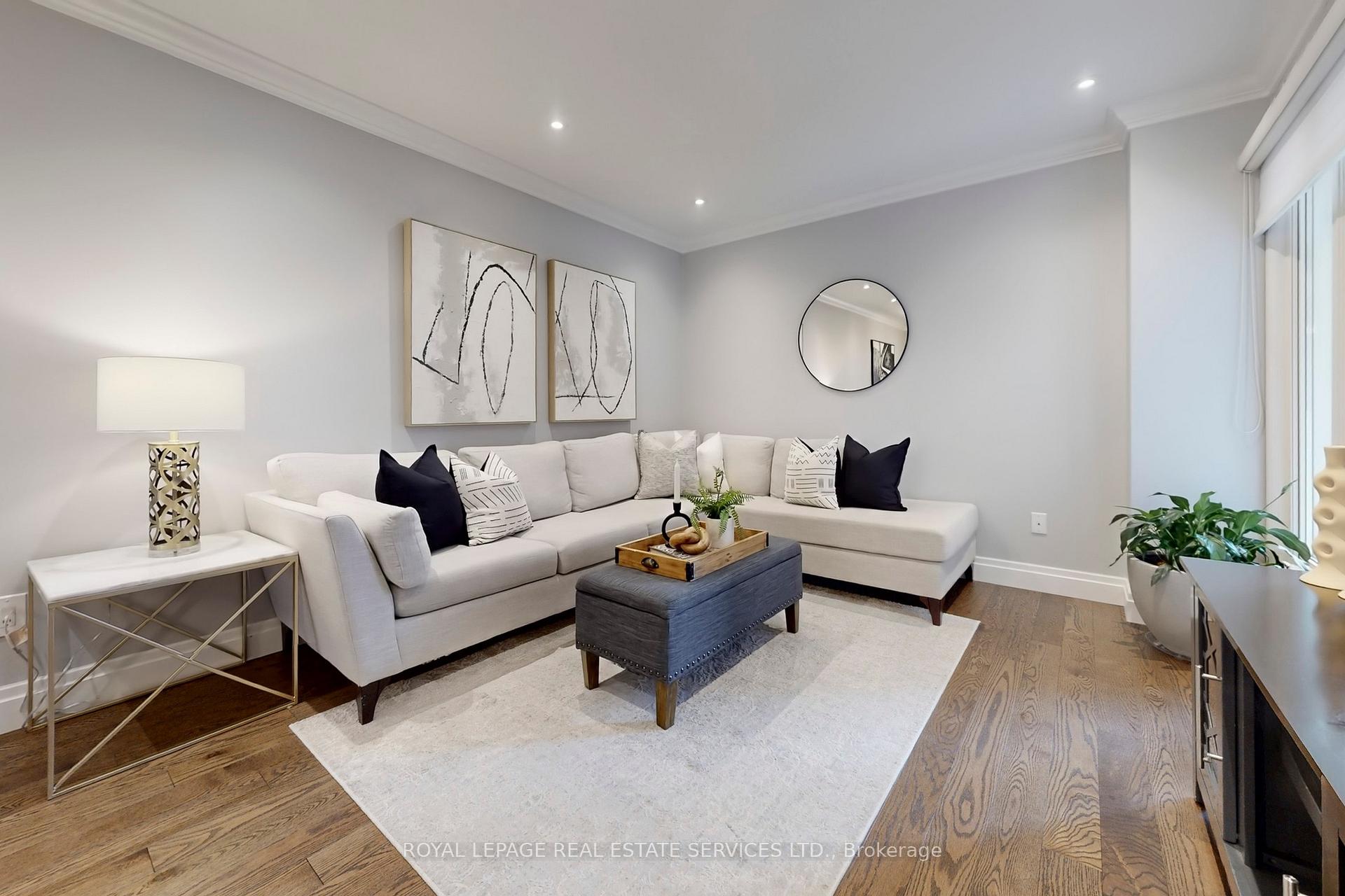 Photo 4 of 28 Rejane Crescent, Vaughan, Crestwood-Springfarm-Yorkhill — HOMEH