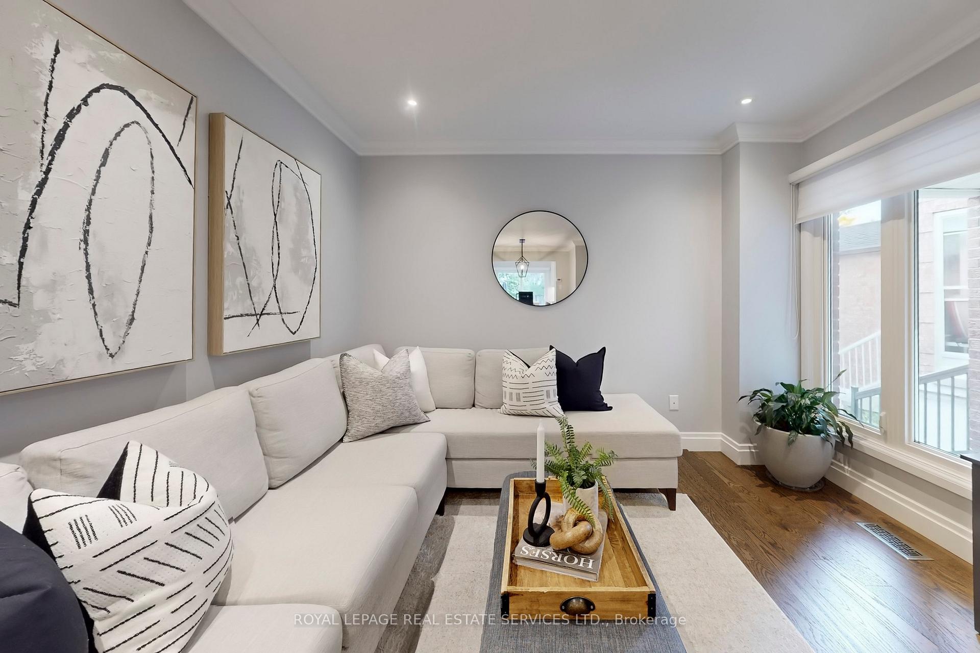 Photo 5 of 28 Rejane Crescent, Vaughan, Crestwood-Springfarm-Yorkhill — HOMEH