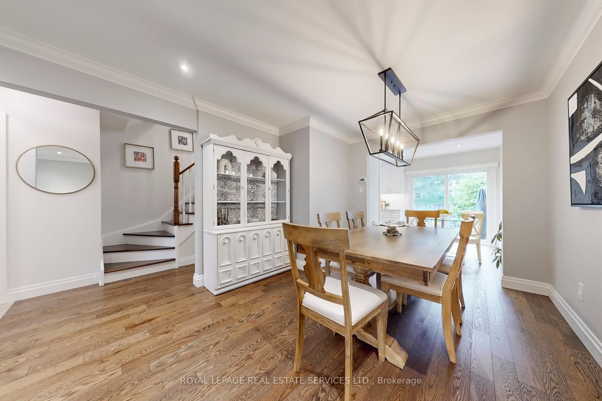 Photo 8 of 28 Rejane Crescent, Vaughan, Crestwood-Springfarm-Yorkhill — HOMEH