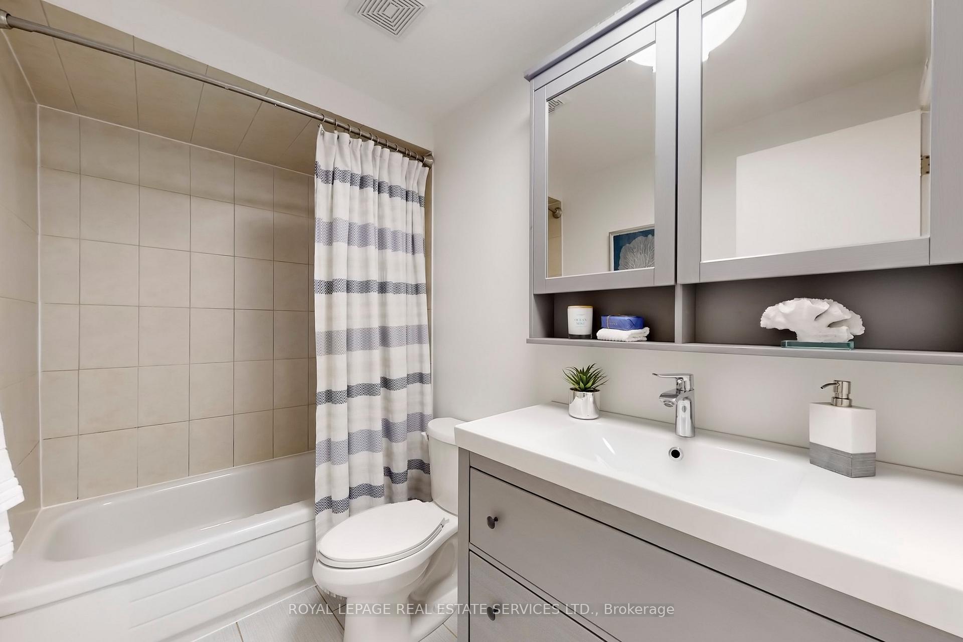 Photo 24 of 28 Rejane Crescent, Vaughan, Crestwood-Springfarm-Yorkhill — HOMEH