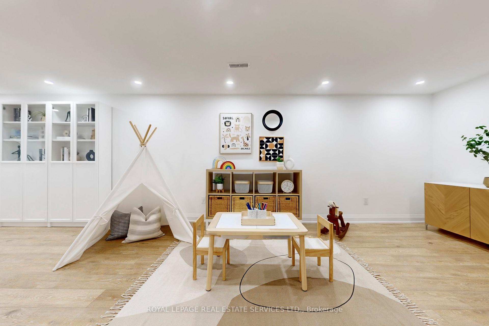 Photo 26 of 28 Rejane Crescent, Vaughan, Crestwood-Springfarm-Yorkhill — HOMEH