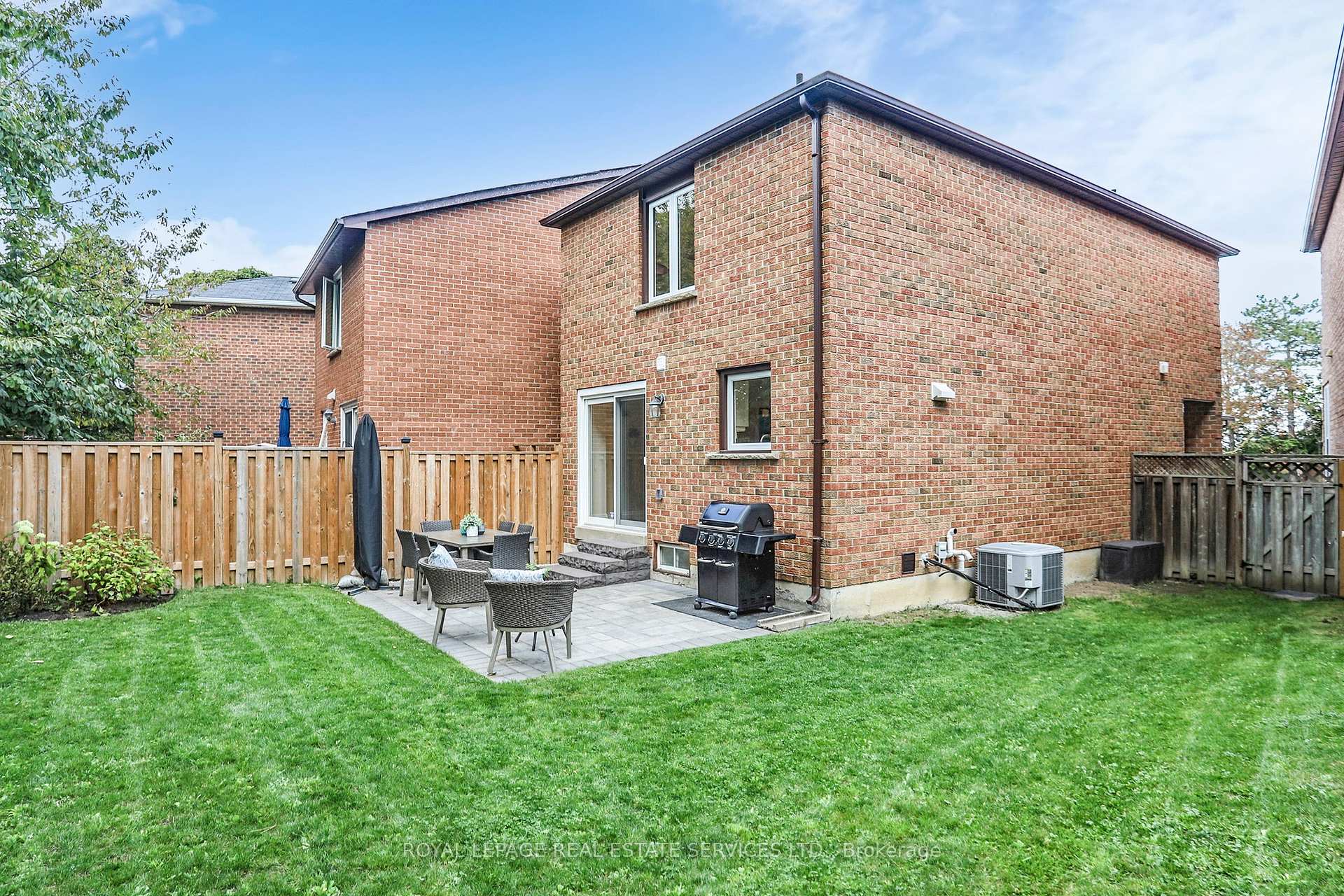 Photo 31 of 28 Rejane Crescent, Vaughan, Crestwood-Springfarm-Yorkhill — HOMEH