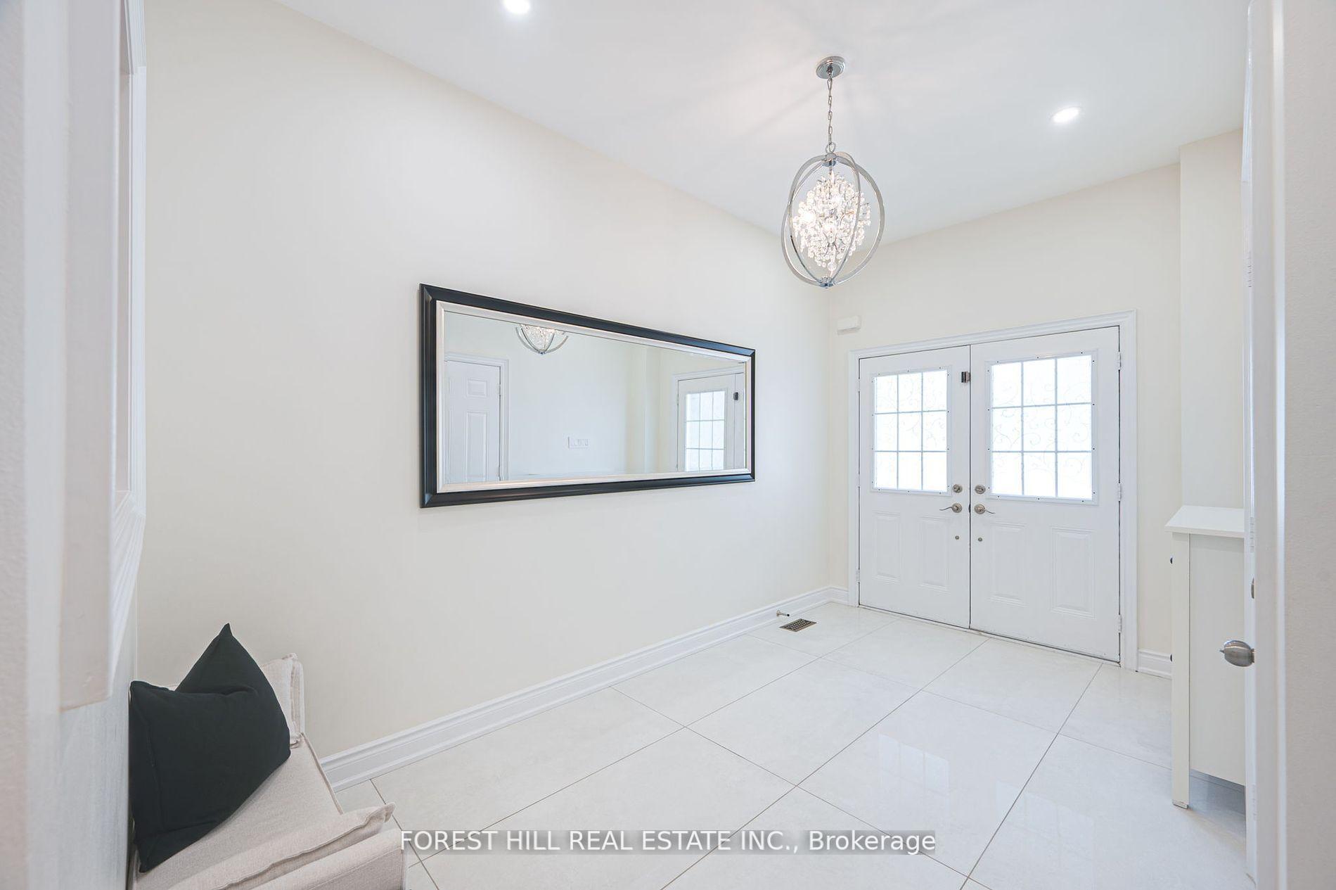 Photo 2 of 486 Apple Blossom Drive, Vaughan, Patterson — HOMEH