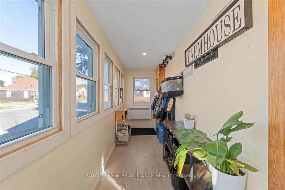Photo 6 of 17 Centre Street, Belleville, Belleville Ward — HOMEH