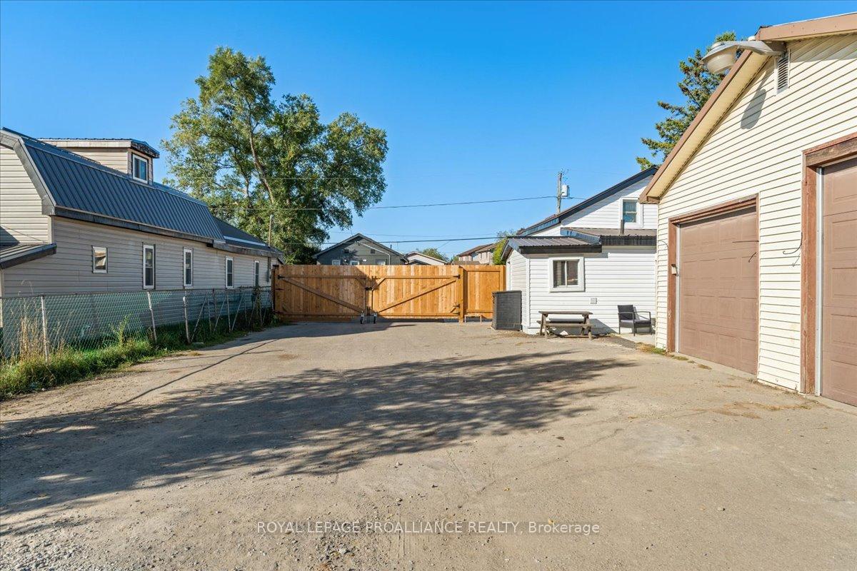 Photo 39 of 17 Centre Street, Belleville, Belleville Ward — HOMEH