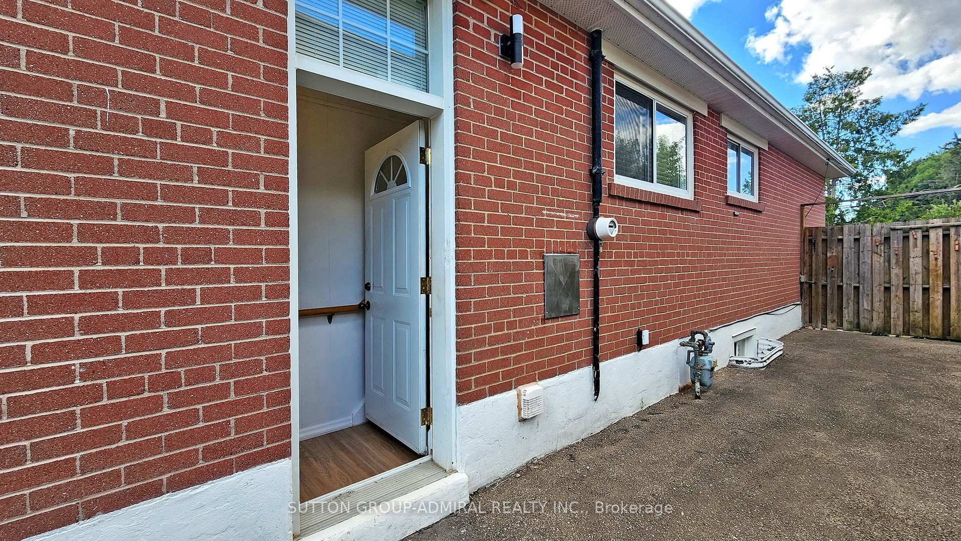 Photo 28 of 26 Davis Road, Aurora, Aurora Highlands — HOMEH