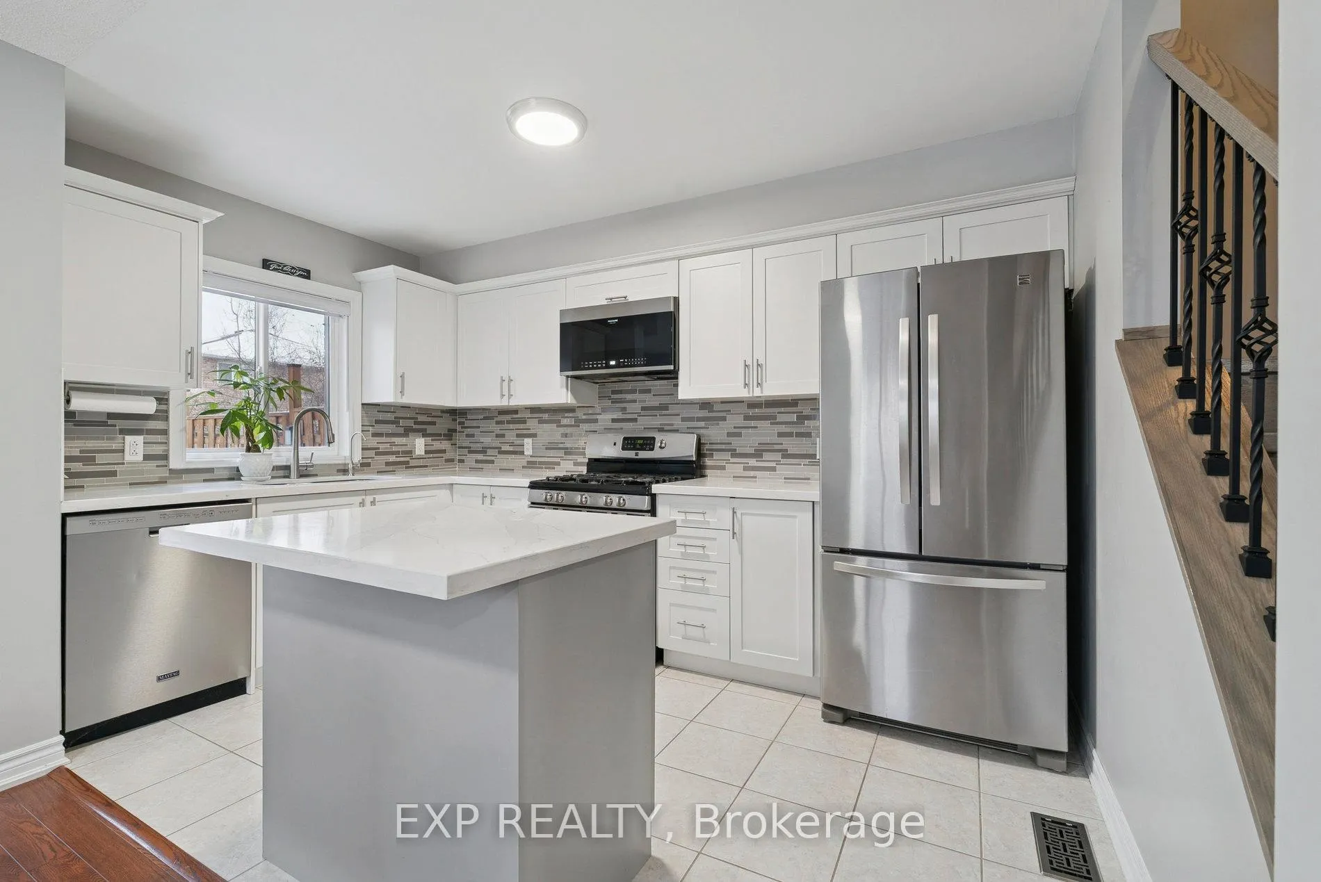 Photo 11 of 104 Sydenham Wells, Barrie, Georgian Drive — HOMEH