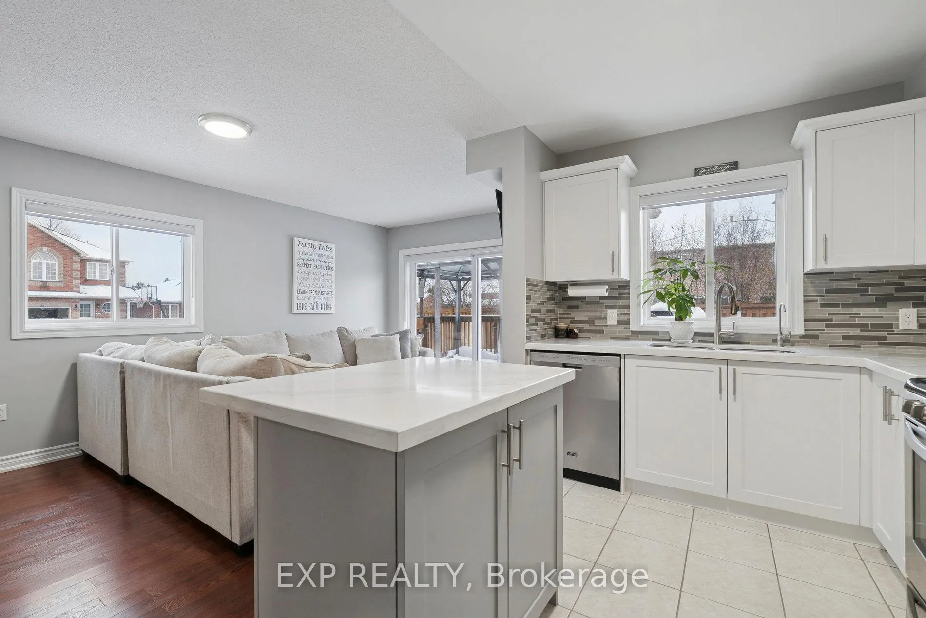 Photo 14 of 104 Sydenham Wells, Barrie, Georgian Drive — HOMEH
