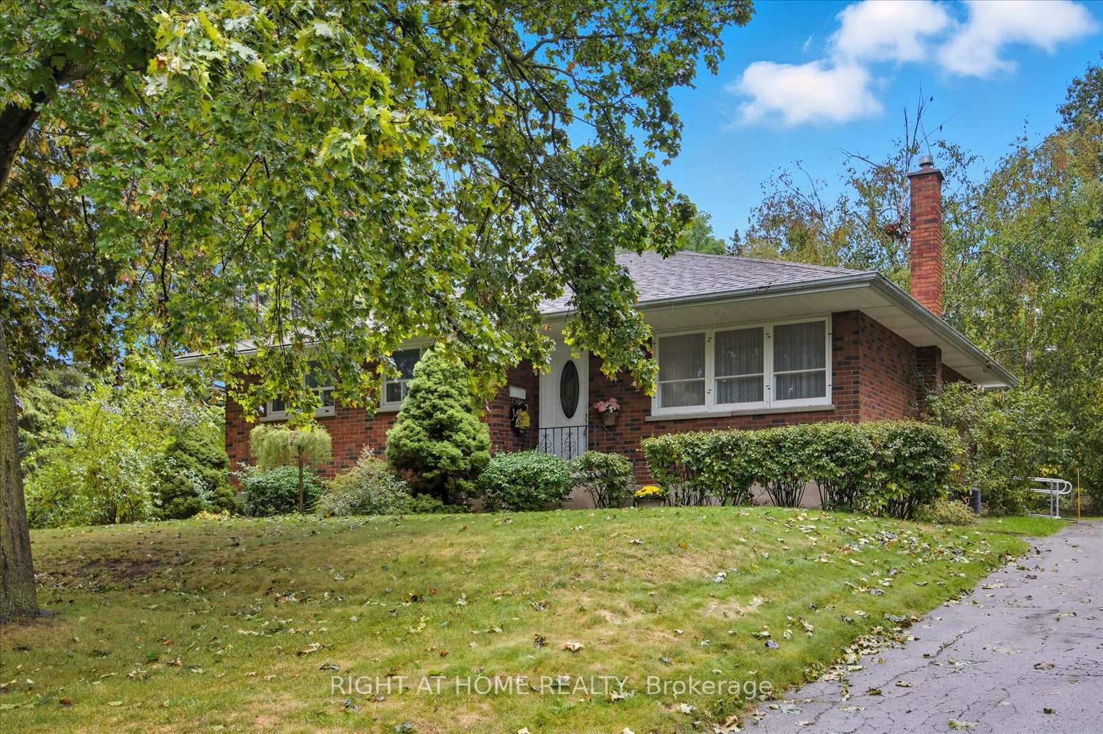 Photo 1 of 81 Meadow Crescent, Whitby, Blue Grass Meadows — HOMEH