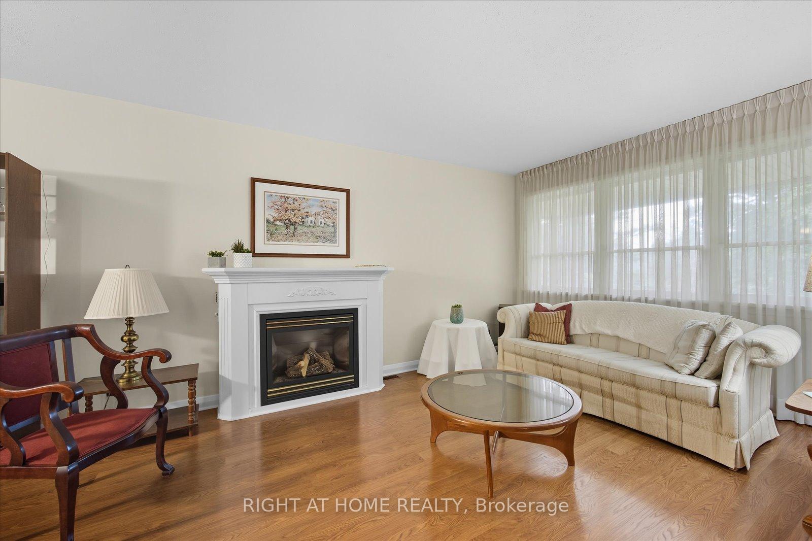 Photo 5 of 81 Meadow Crescent, Whitby, Blue Grass Meadows — HOMEH