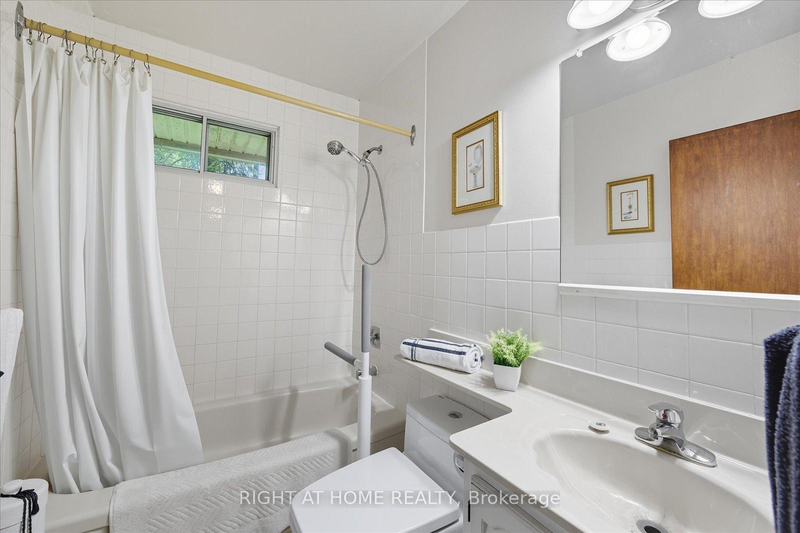 Photo 18 of 81 Meadow Crescent, Whitby, Blue Grass Meadows — HOMEH