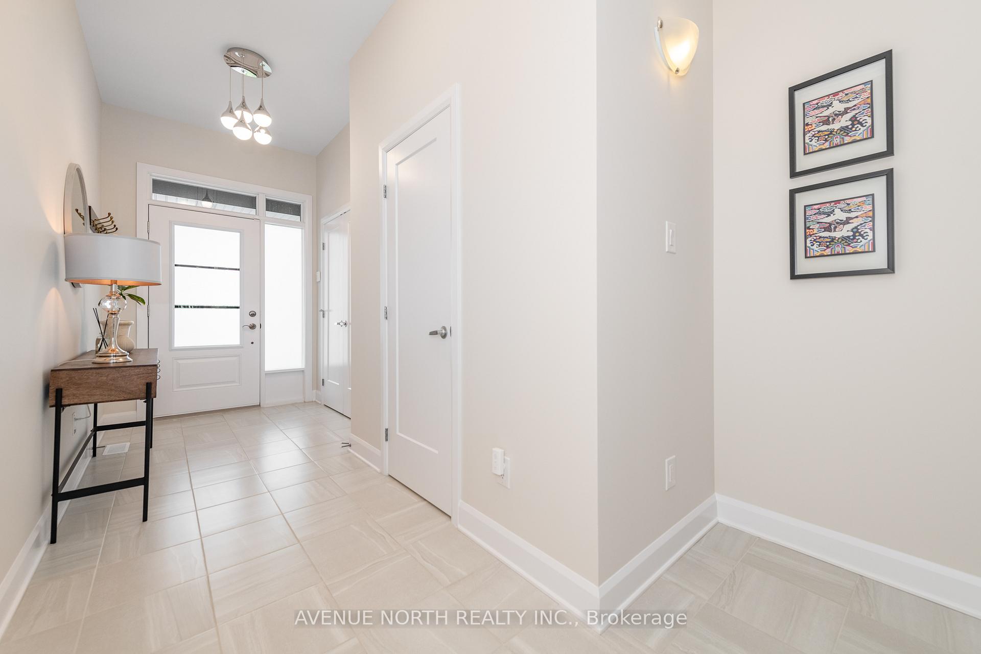 Photo 3 of 121 Angelonia Crescent, Ottawa, Blossom Park/Kemp Park/Findlay Creek — HOMEH