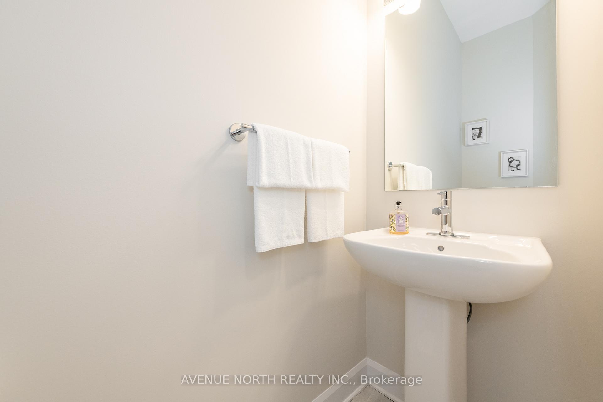 Photo 5 of 121 Angelonia Crescent, Ottawa, Blossom Park/Kemp Park/Findlay Creek — HOMEH
