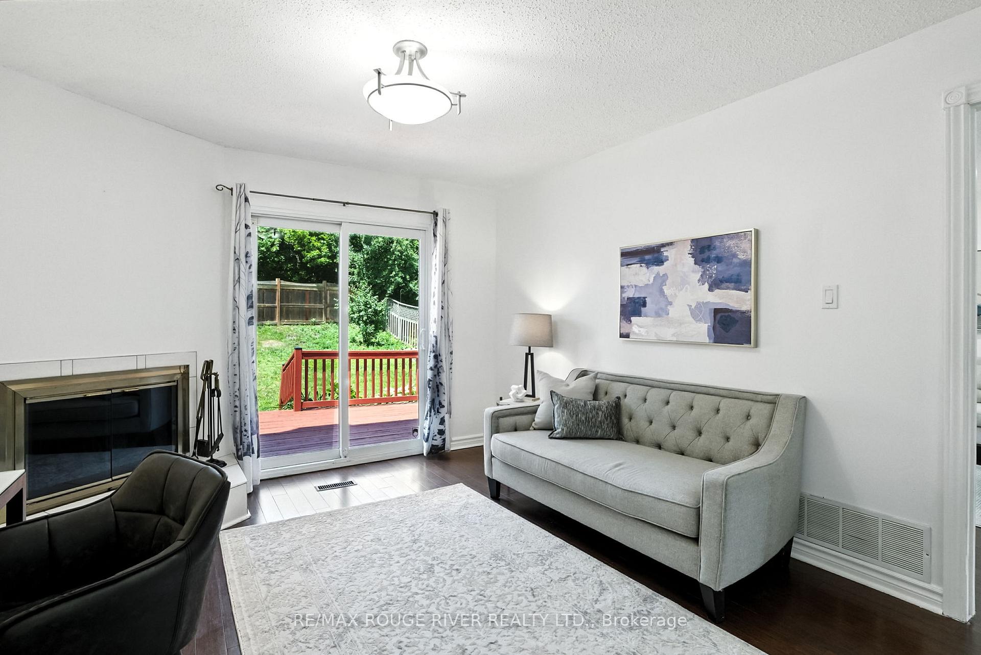Photo 17 of 26 Longfellow Court, Whitby, Pringle Creek — HOMEH